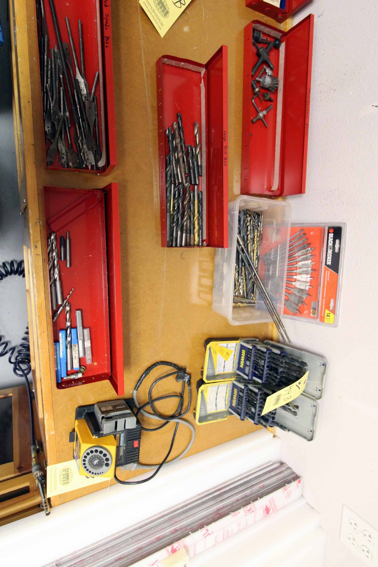 LOT CONSISTING OF: high speed drill bits, spade bits, hole saws, Ultra Sharp drill sharpener, (2) - Image 2 of 6