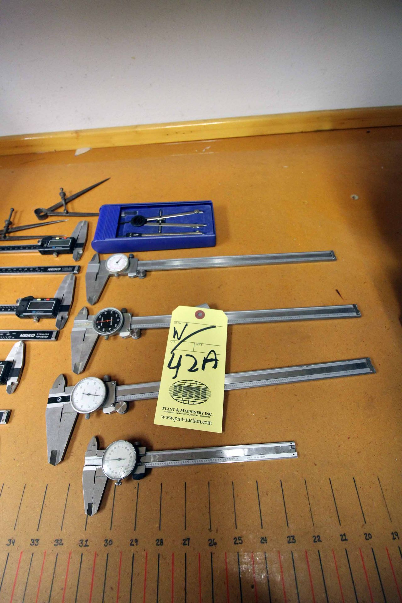 LOT CONSISTING OF: (1) 0 to 12" O.D. micrometer set, (4) Neiko 12" digital calipers; (4) dial - Image 4 of 4