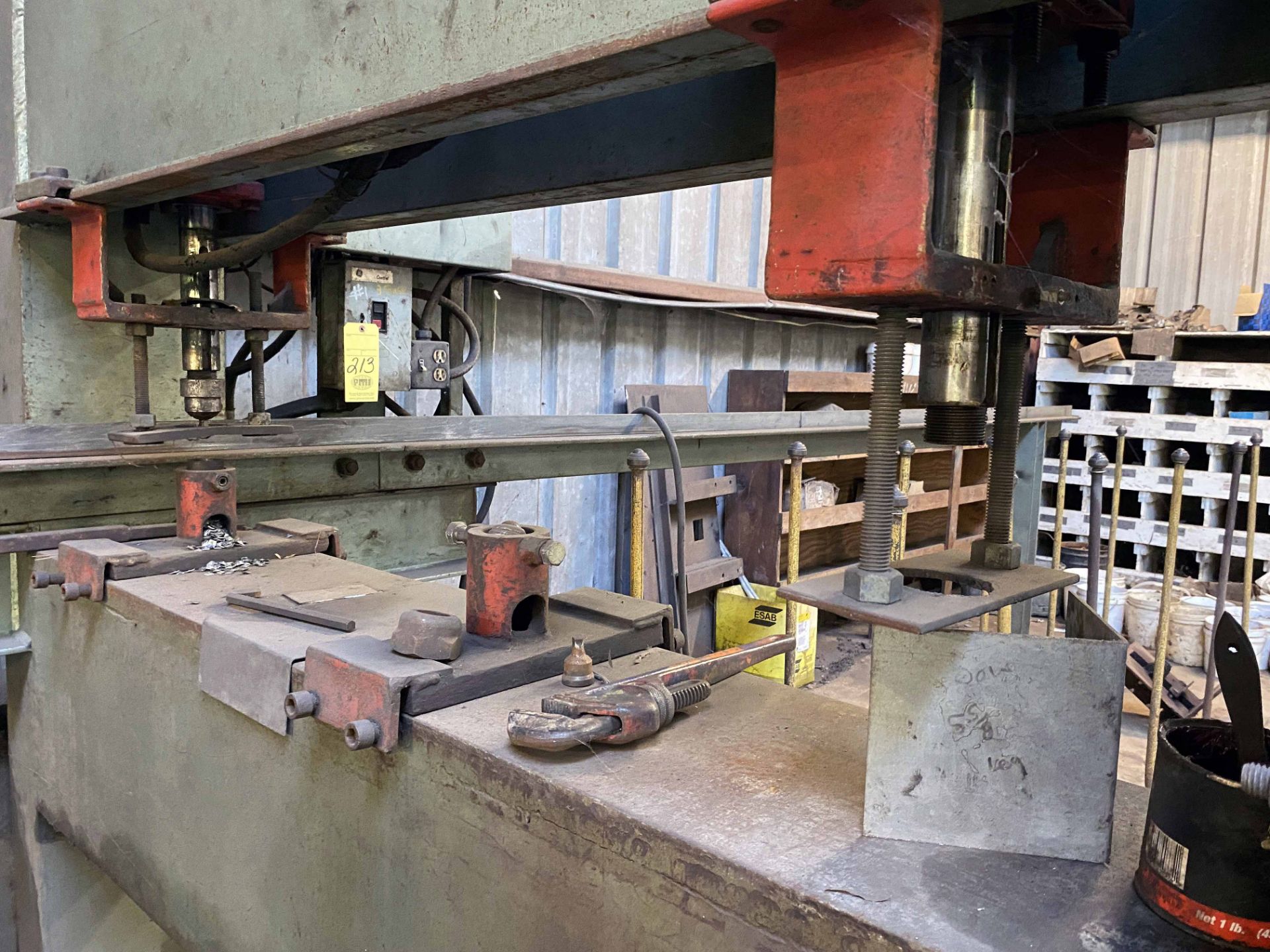 TWIN RAM PRESS PUNCH, CUSTOM, 6' working area (Located at: Summit Seals, 750 Archie Street, Vidor, - Image 3 of 5
