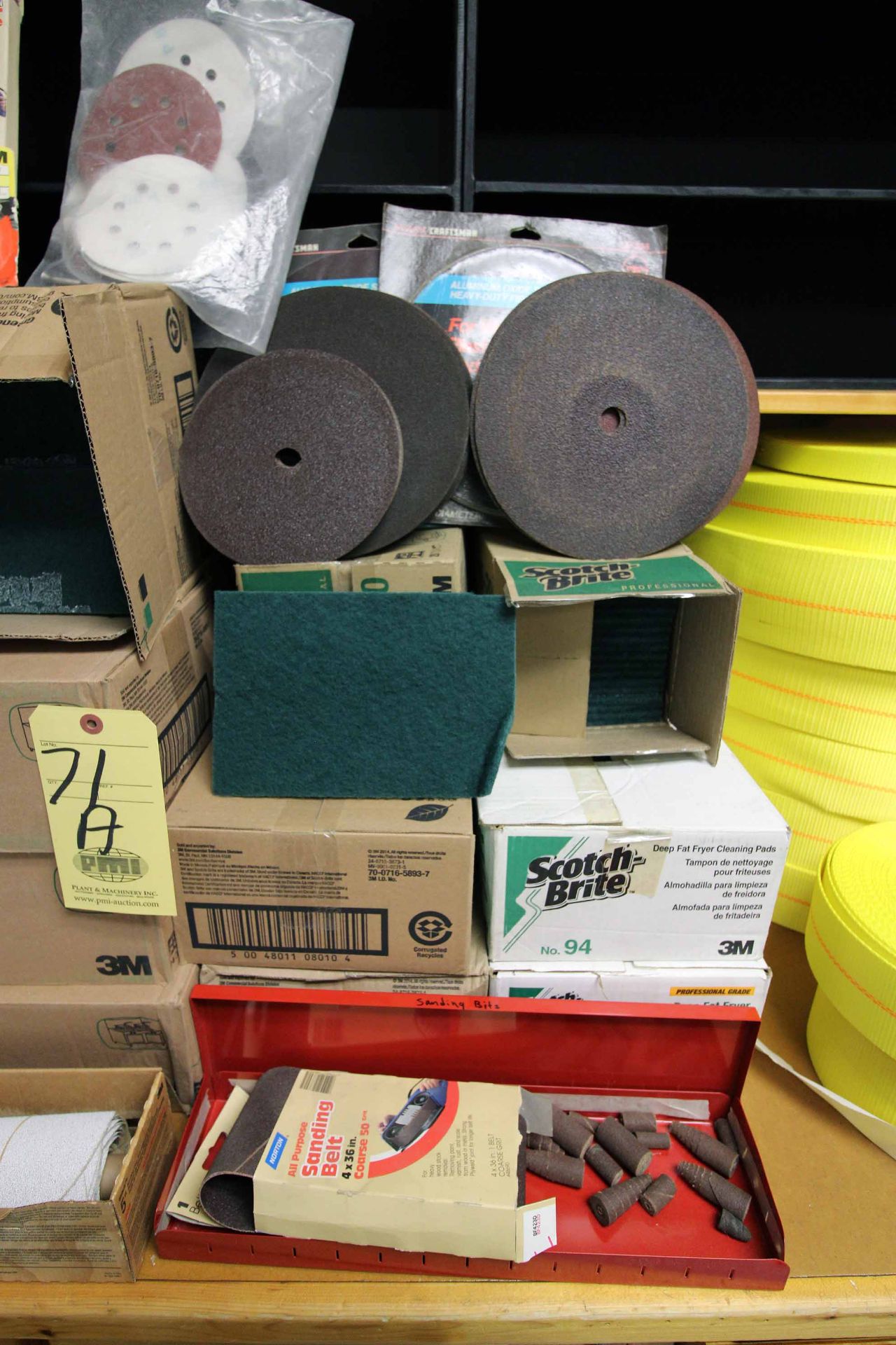 LOT CONSISTING OF: sanding discs, Scotch Brite polishing pads, sanding belts (Located at: Offshore - Image 2 of 4