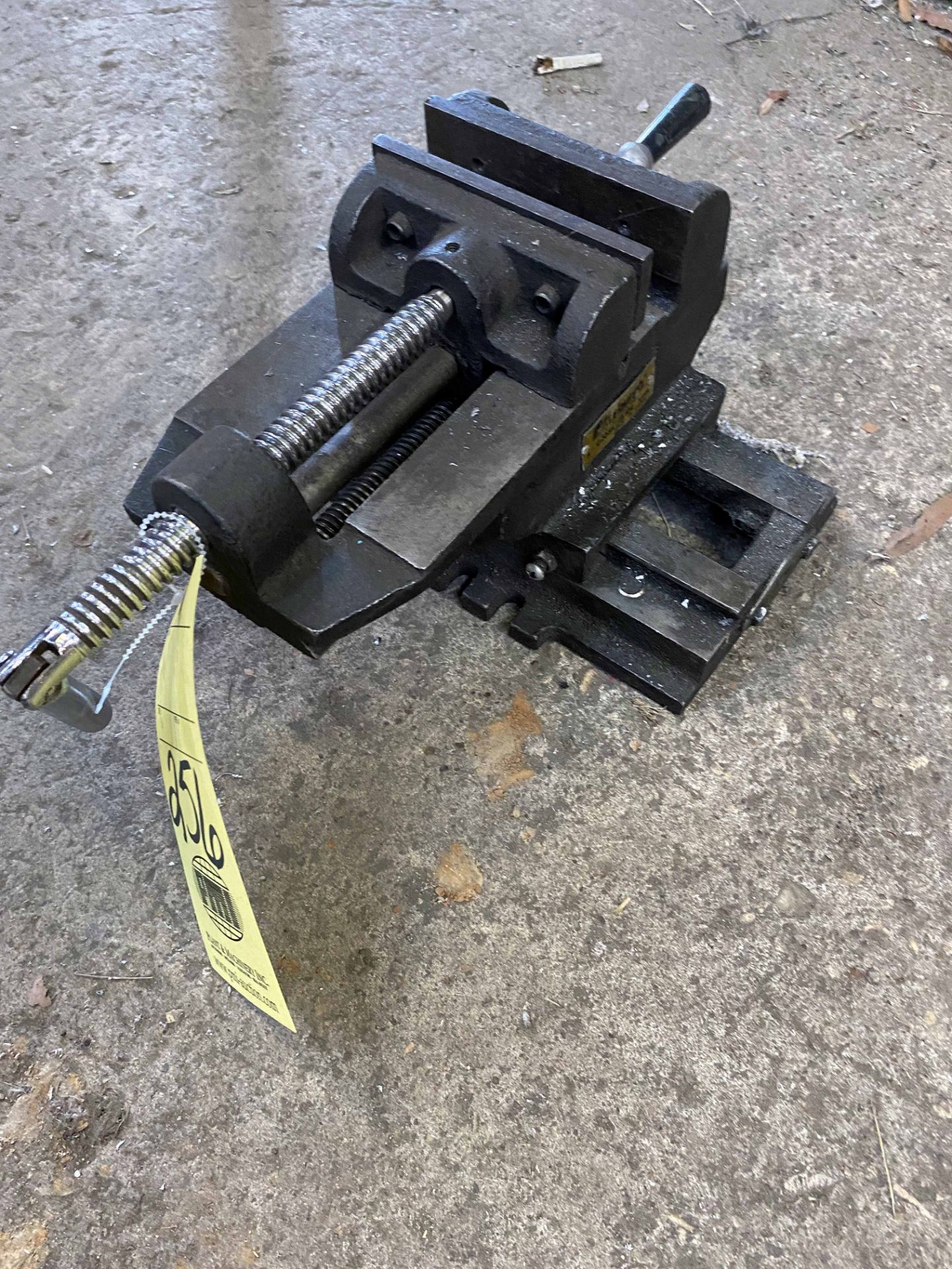 COMPOUND VISE, PITTSBURG (Located at: Summit Seals, 750 Archie Street, Vidor, TX 77662)