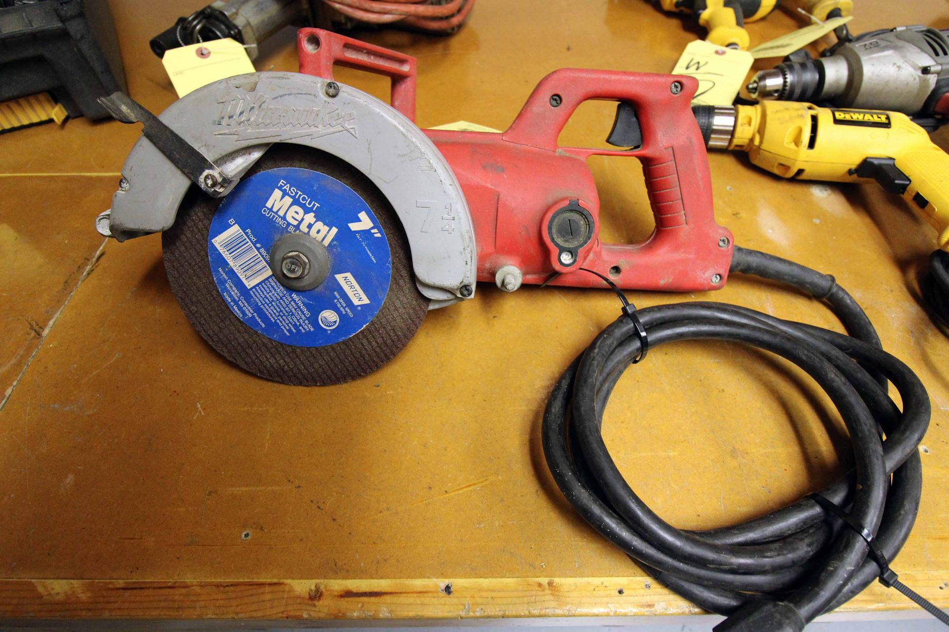 HEAVY DUTY WORM GEAR SAW, MILWAUKEE MDL. 6377, 7-1/4" dia., 4,400 RPM, 120 v. (Located at: