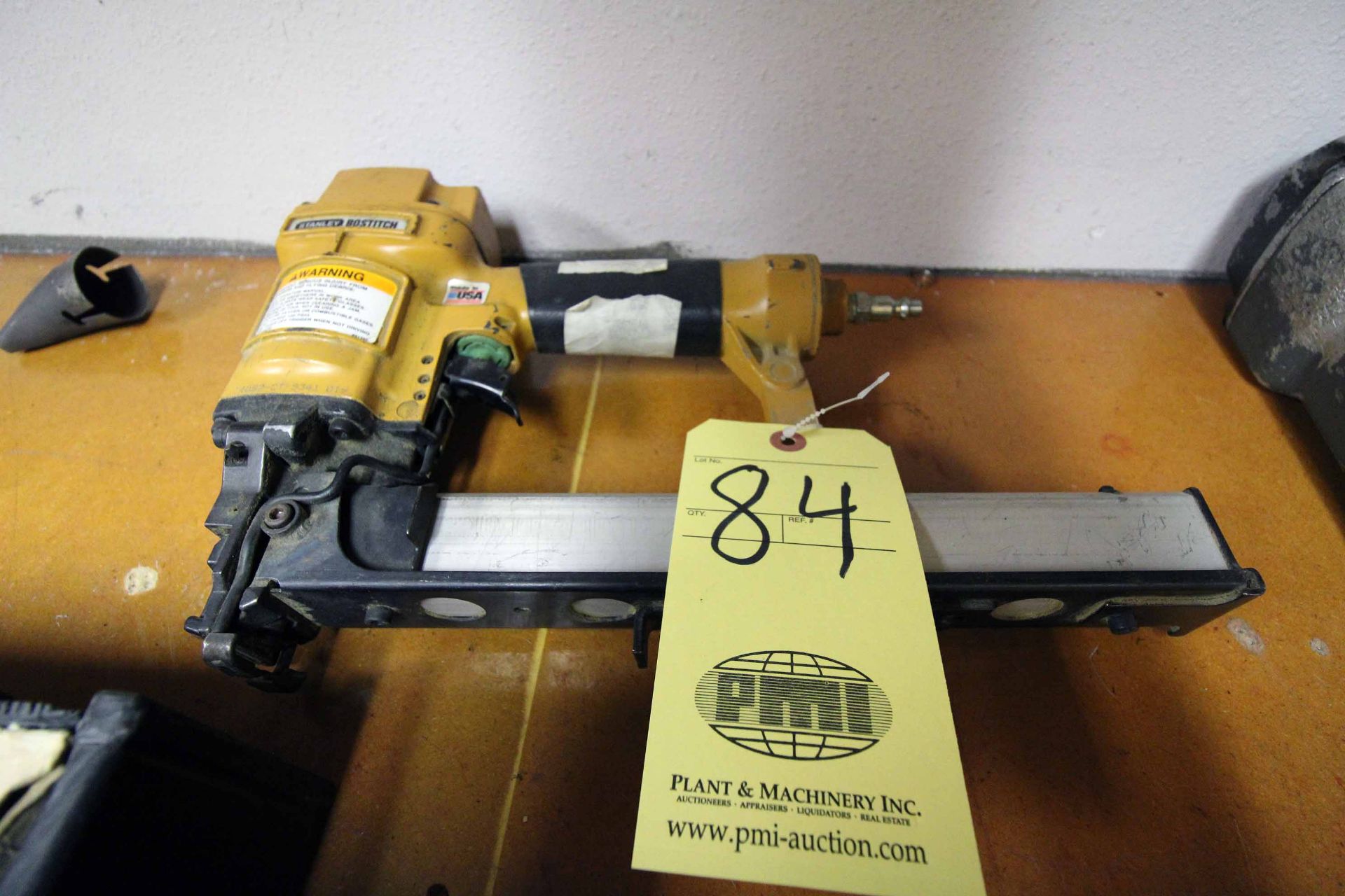 LOT OF FINISHING NAIL GUNS: (1) Stanley Bostitch Mdl. BT35B & (1) Stanley Bostitch Mdl. T40S2, w/ - Image 3 of 5