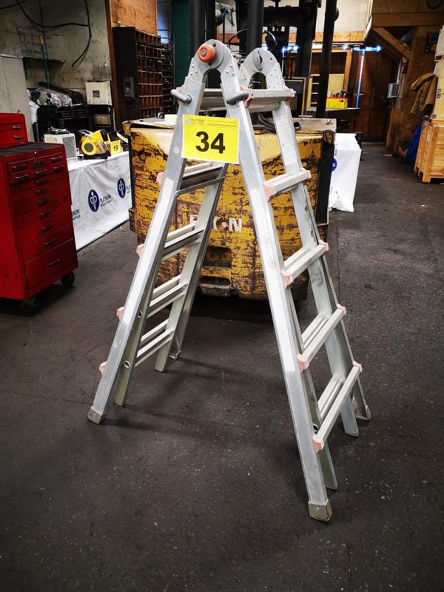 NORTHERN RESPONED, 6FT - 12 FT TELESCOPING COMBI LADDER