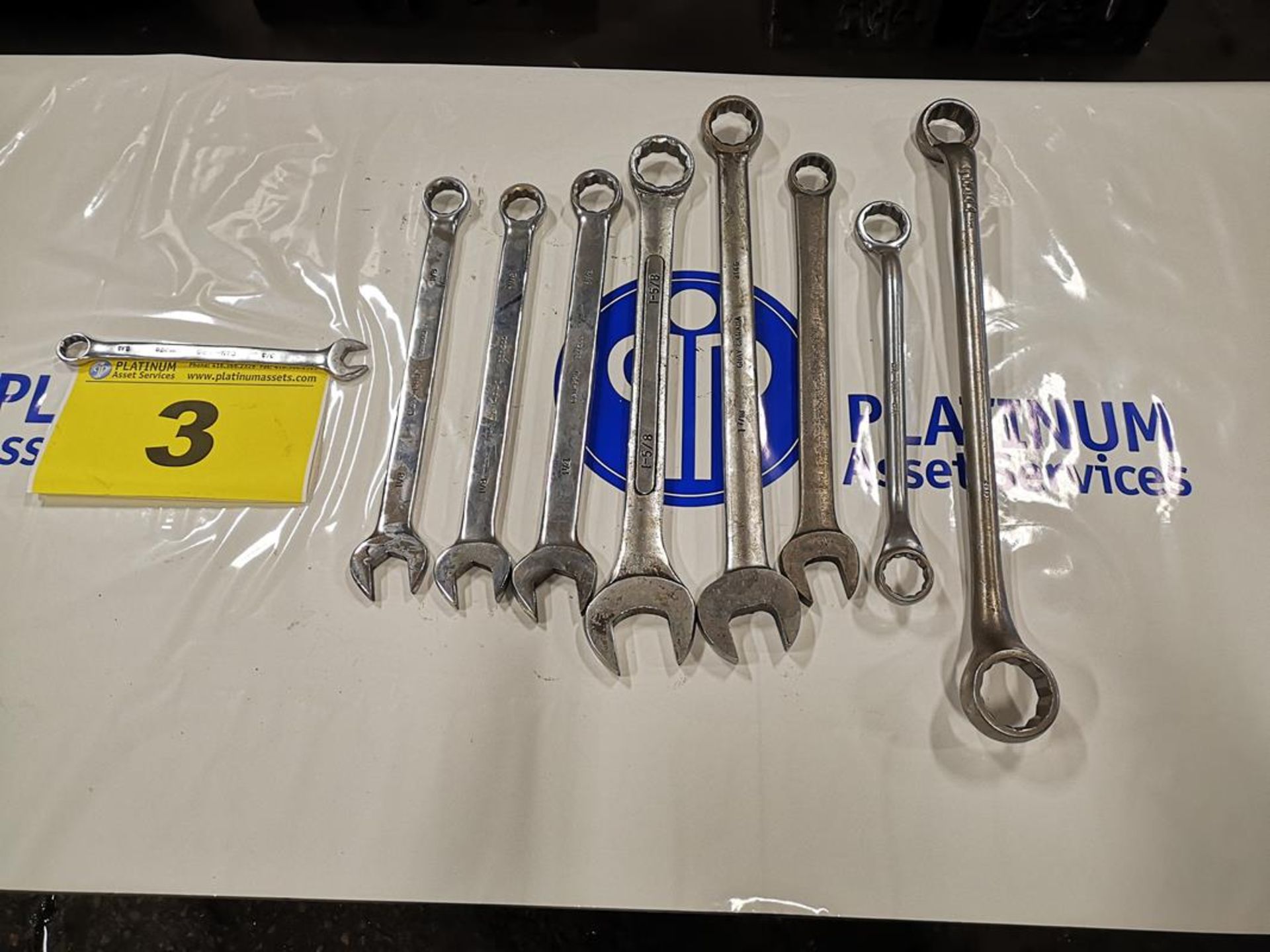 LOT OF ASSORTED INCH WRENCHES