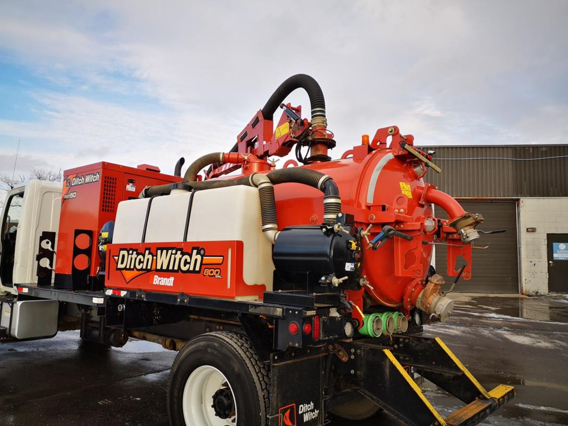 2017 DITCH WITCH, FXT 50, TRUCK MOUNTED, HYDRO-EXCAVATOR - LIKE NEW - Image 27 of 31