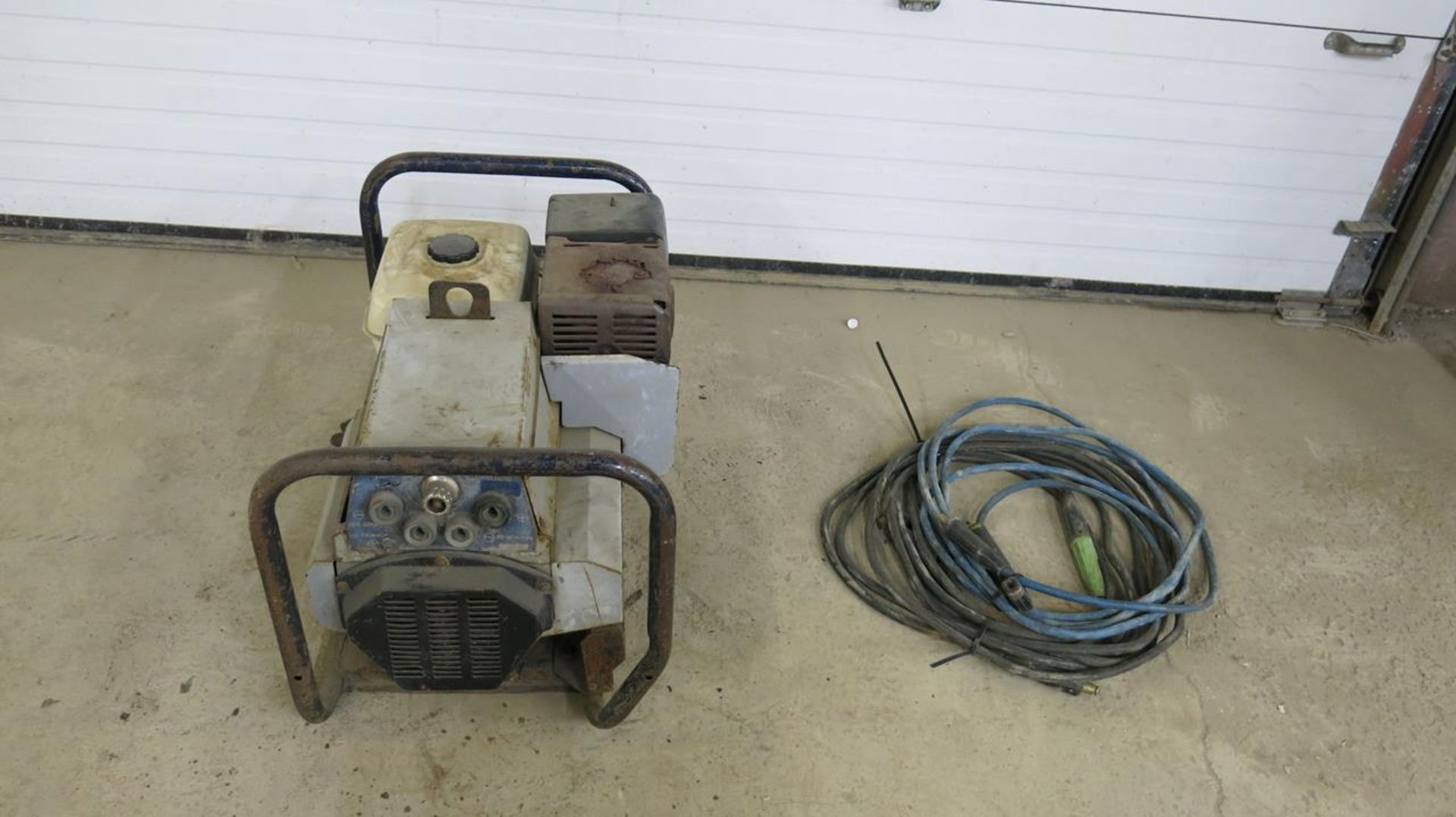 RED-D-ARC, GX200, 2+4, 200 AMP, GAS POWERED, WELDER - Image 2 of 7