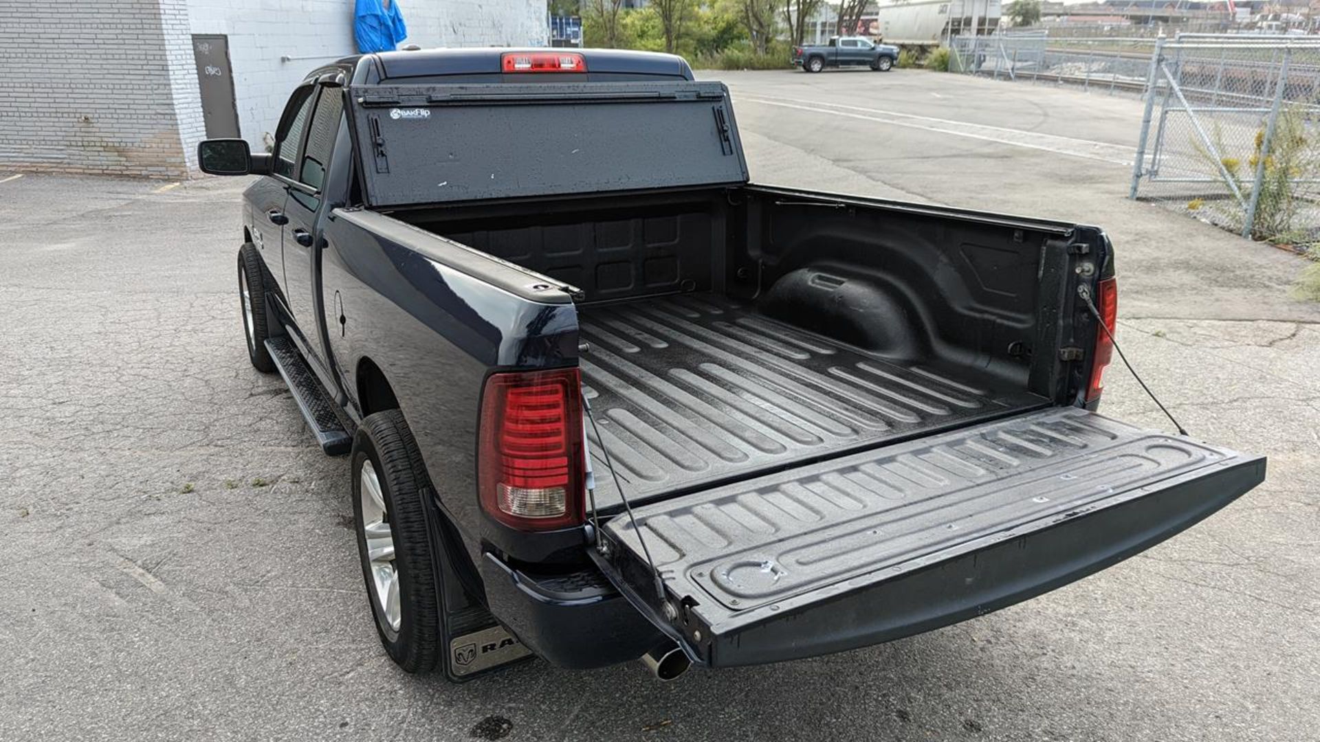 2016, DODGE RAM, 1500 SPORT, 4X4, PICKUP TRUCK, 5.7 LITRE HEMI GASOLINE ENGINE, AUTOMATIC - Image 17 of 37