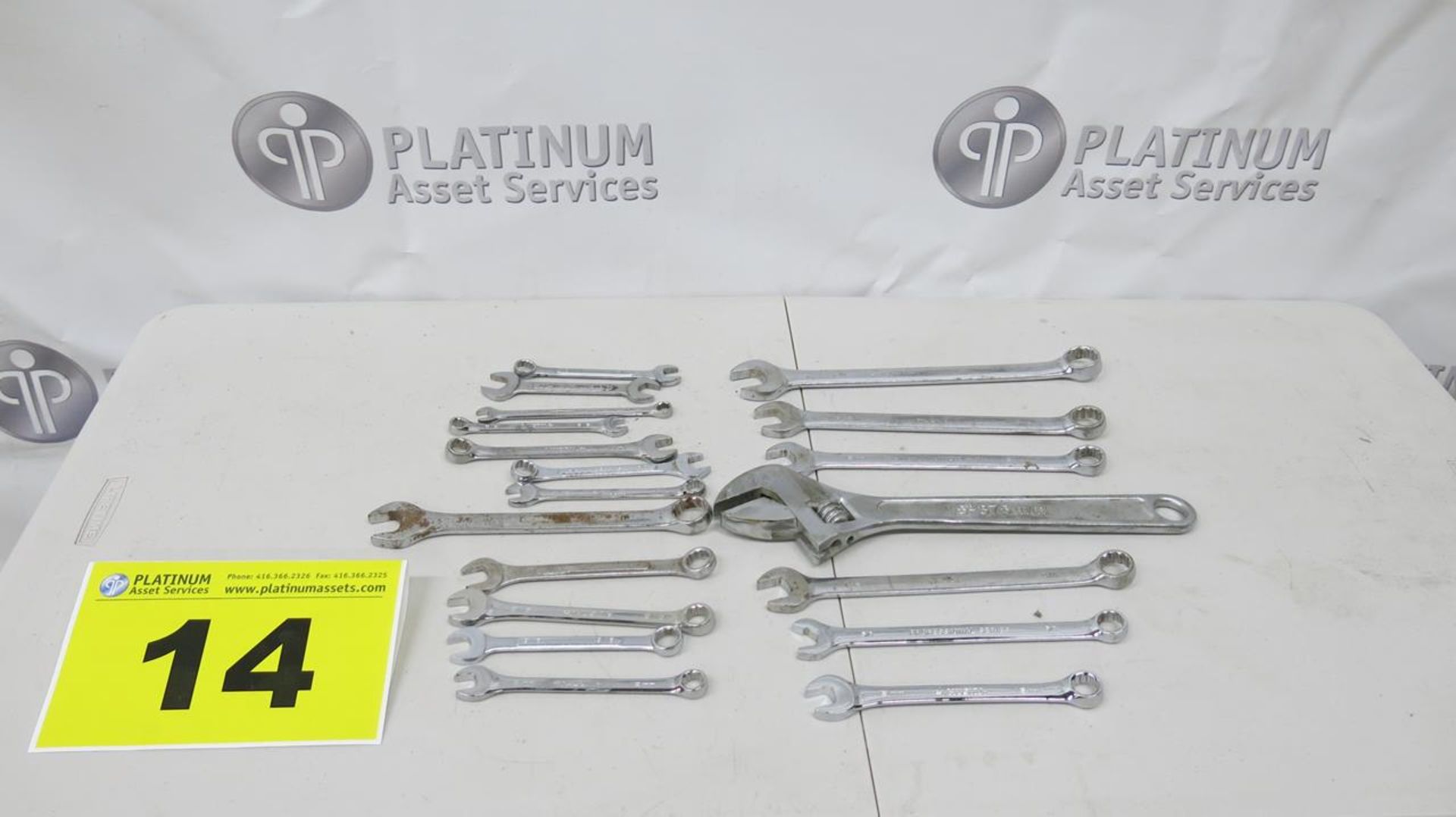 LOT OF ASSORTED WRENCHES