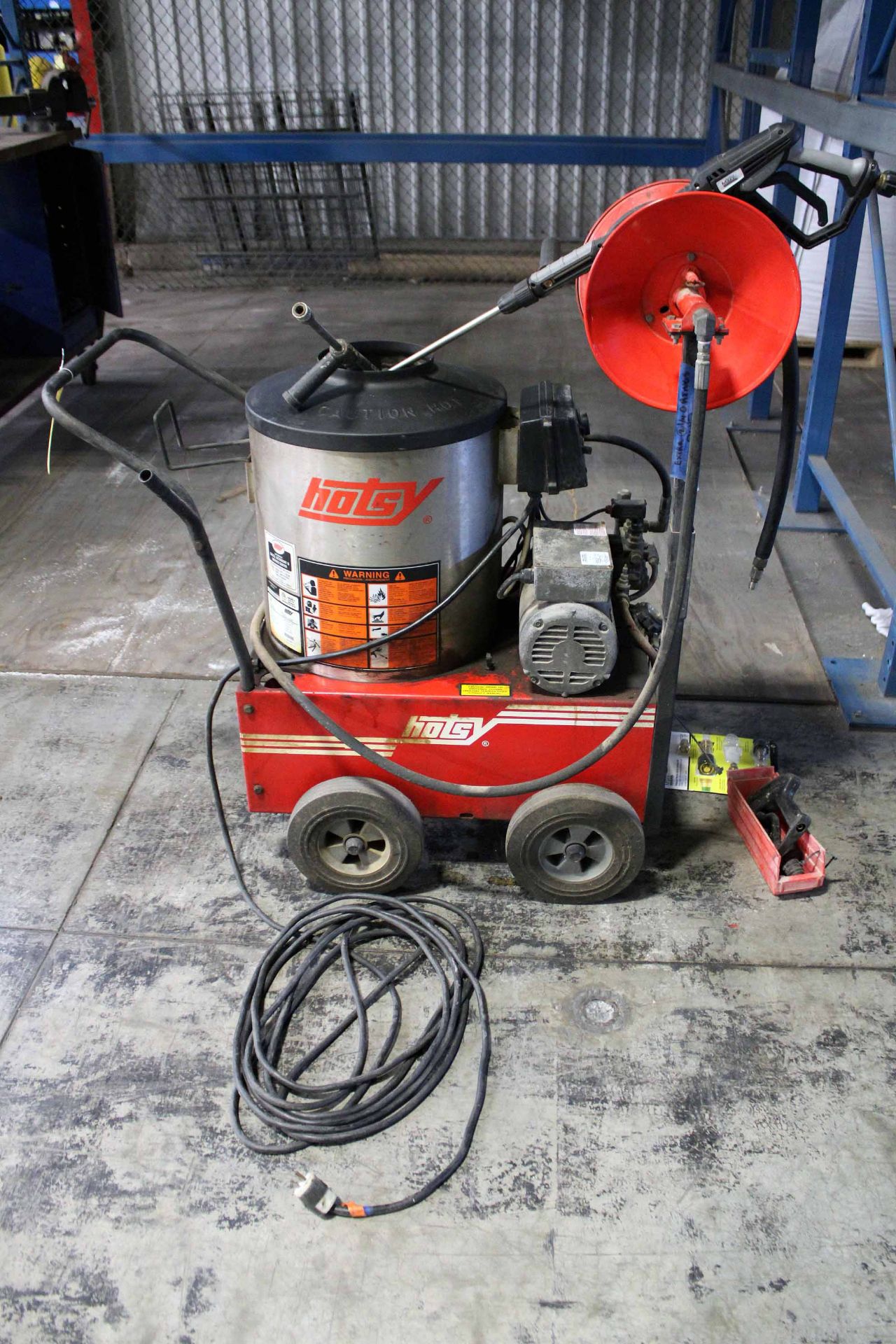 PRESSURE WASHER, HOTSY MDL. 560SS, 1500 PSI, GPM 2.1, 115 v AC, uses #1-#2 fuel oil, max. temp.