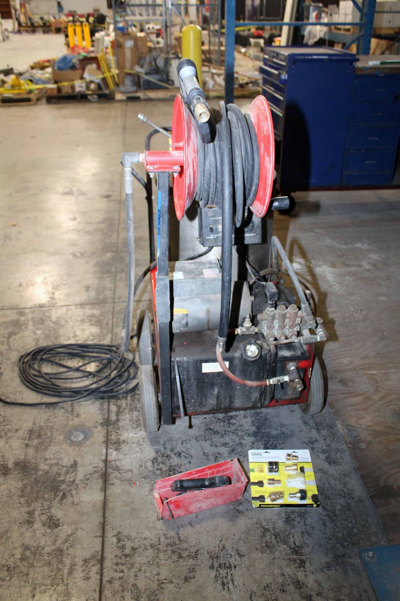 PRESSURE WASHER, HOTSY MDL. 560SS, 1500 PSI, GPM 2.1, 115 v AC, uses #1-#2 fuel oil, max. temp. - Image 4 of 6