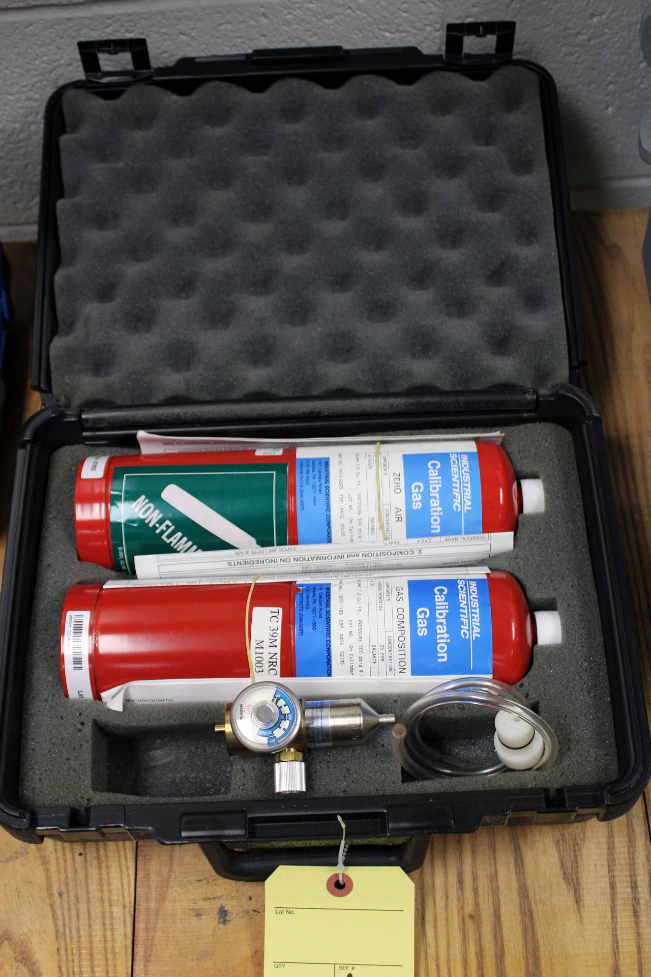 INDUSTRIAL SCIENTIFIC MX6 INSPECTION KIT: (1) zero air canister, (1) gas composition canister, (1)