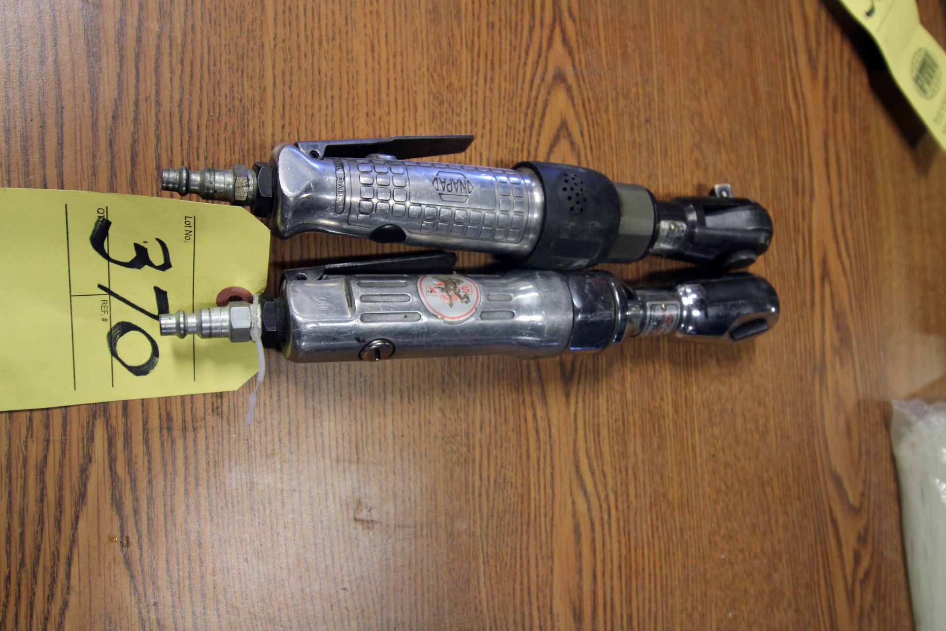 LOT OF PNEUMATIC RATCHET DRIVES (2), 3/8"