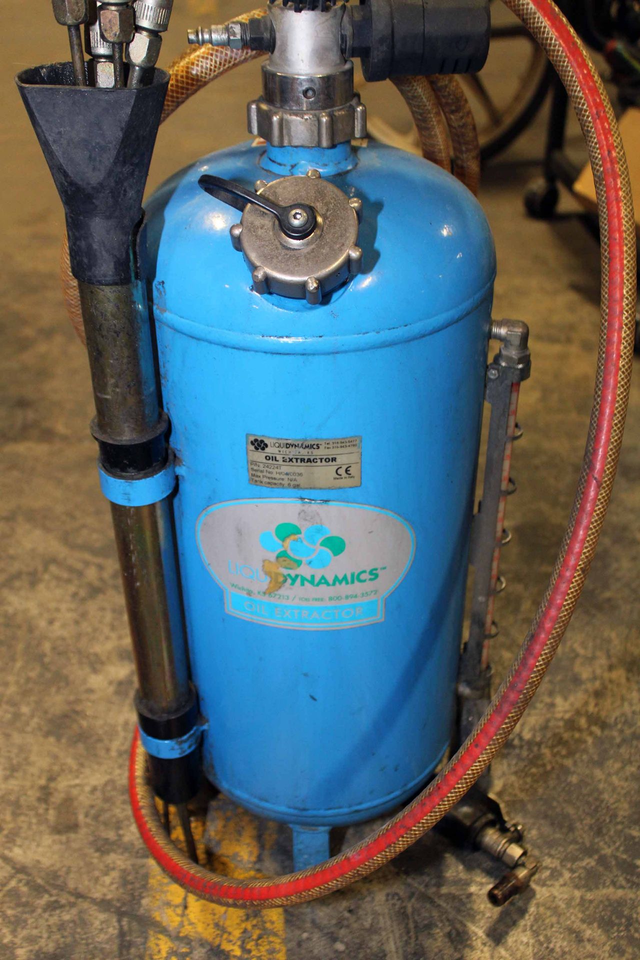 LIQUIDYNAMICS 8 GAL. OIL/ FLUID EXTRACTOR, air operated - Image 2 of 2