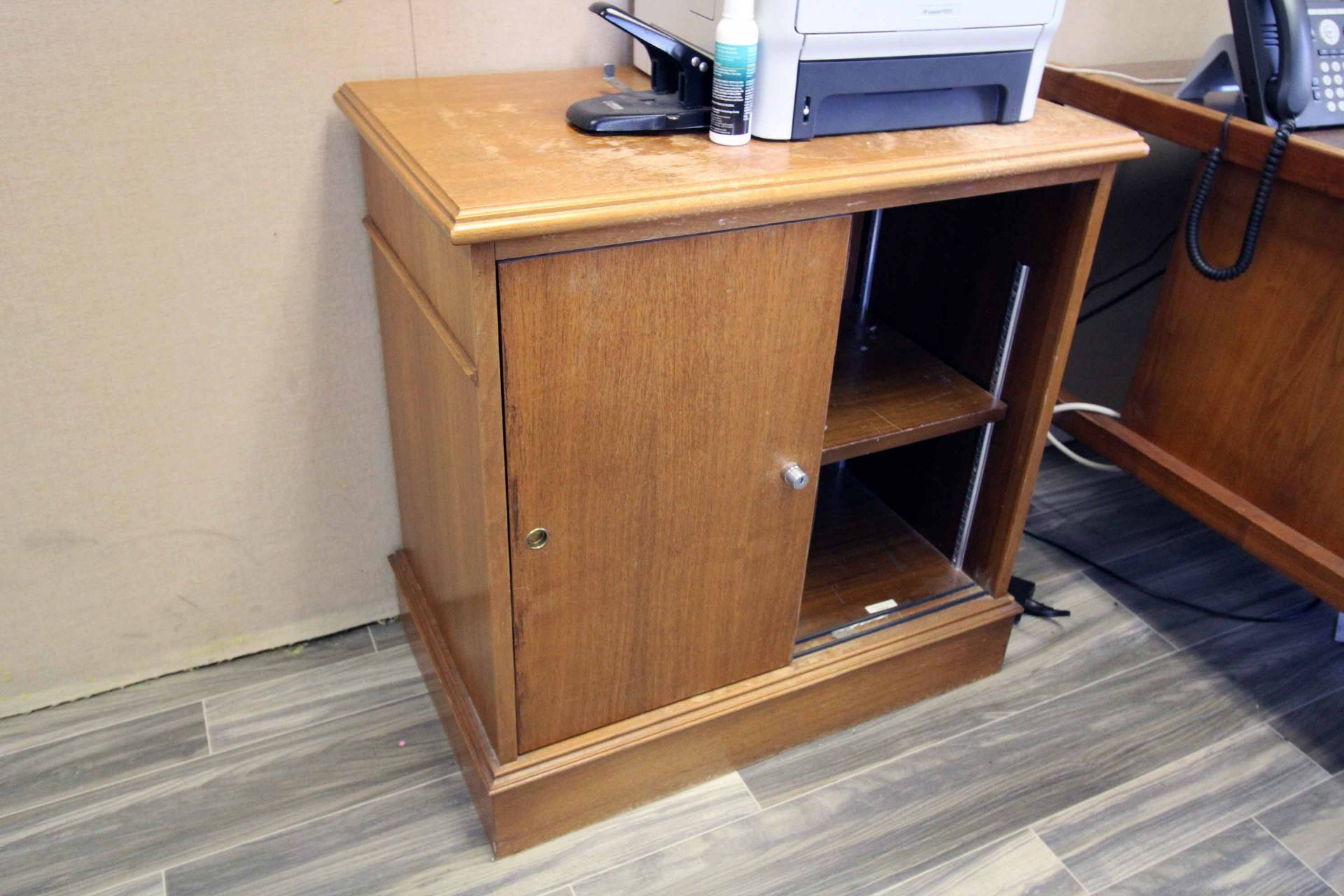 LOT CONSISTING OF: (1) cabinet, 7"dp. x 29.5"W. x 31"H, (1) desk, 17.5"dp. x 32"L. x 26.5"H attached - Image 4 of 5