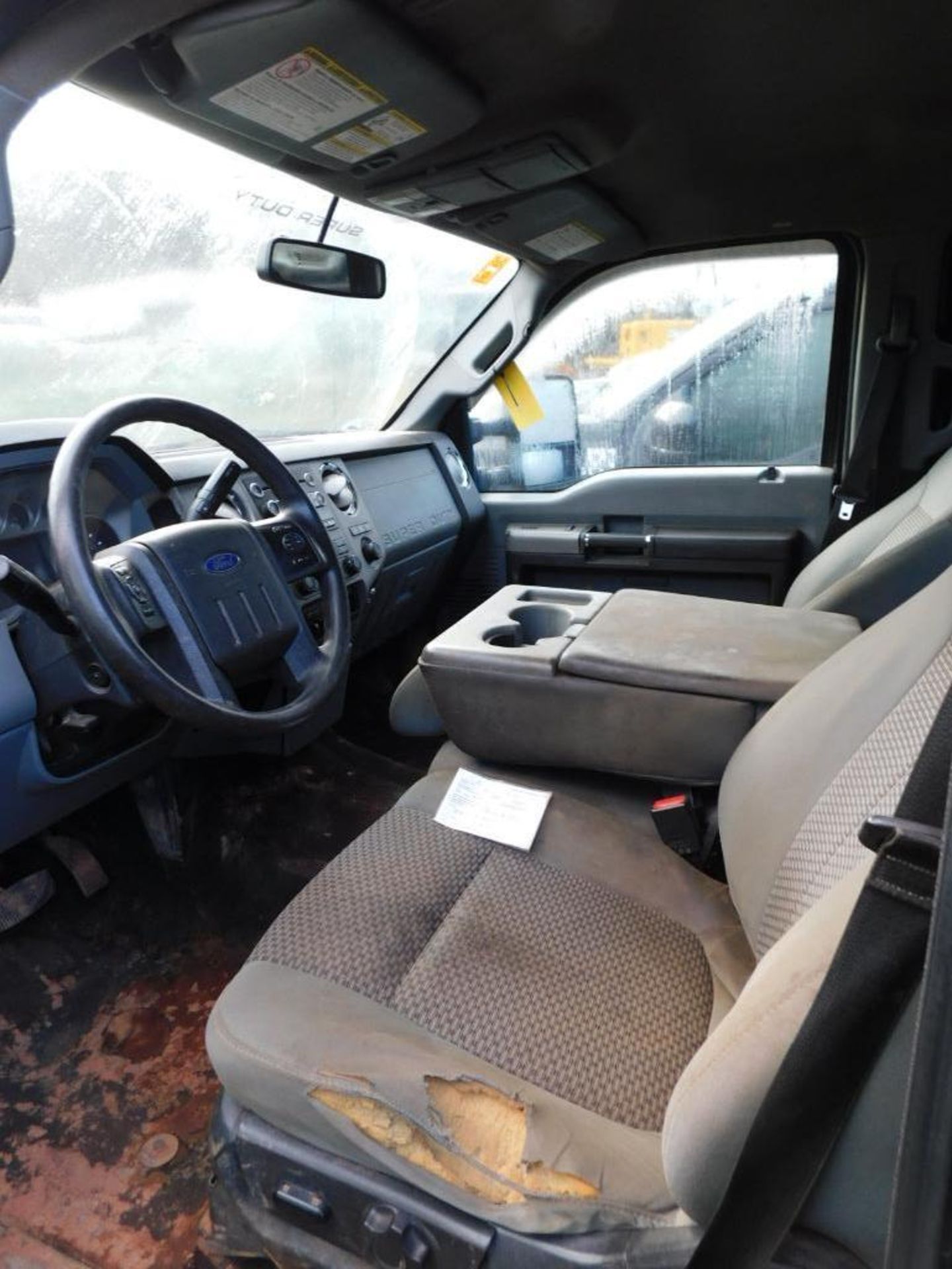 2015 Ford F250 Super-Duty XLT Crew Cab, 4-Wheel Drive, 6.2 Liter V8 Gasoline Motor, Auto, 6'6" Bed w - Image 8 of 11