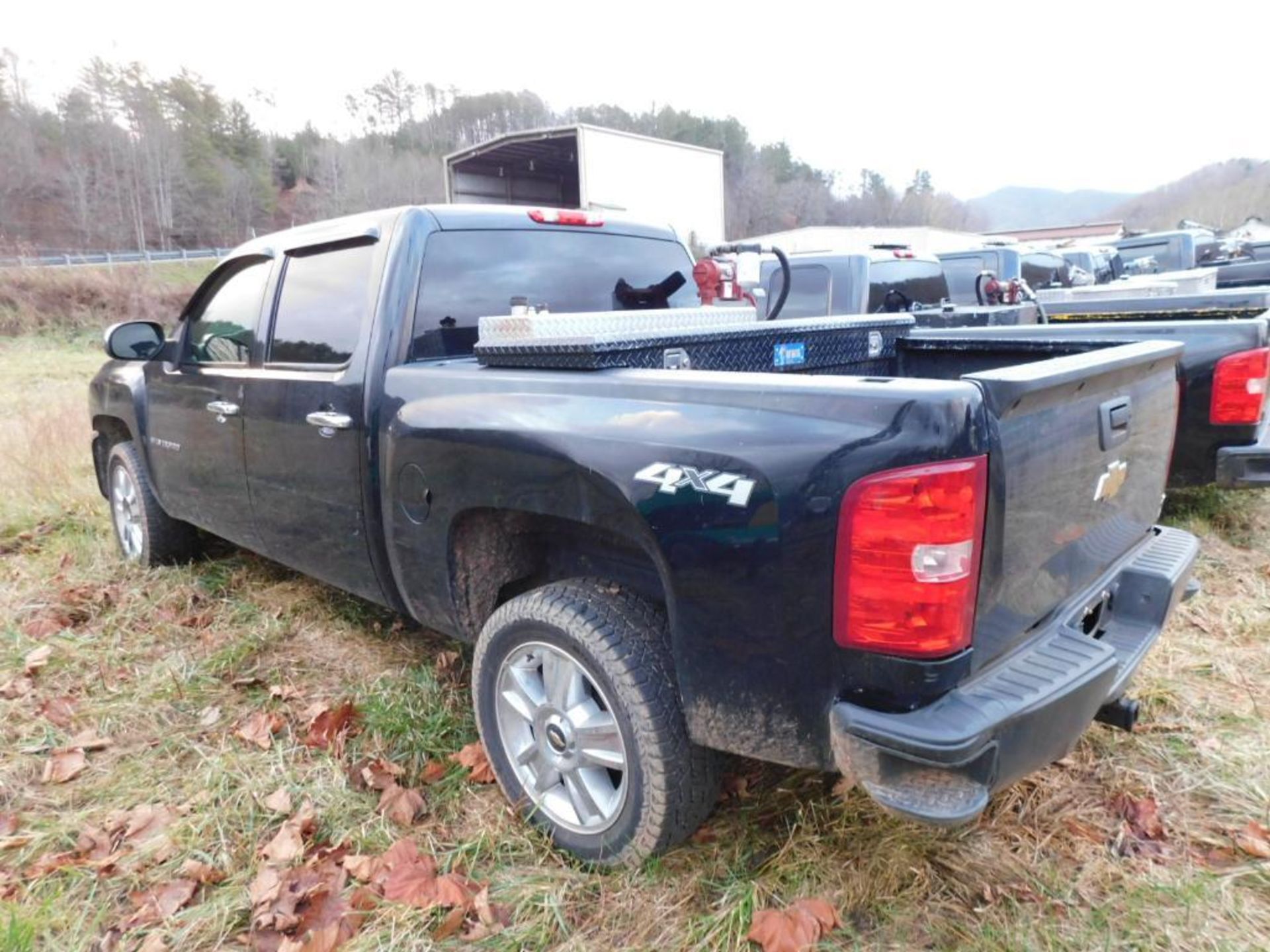 2012 Chevy Silverado Crew Cab, 4-Wheel Drive, 5.3 Liter, V8 Gasoline Motor, Auto, 5'8" Bed w/Toolbox - Image 4 of 13