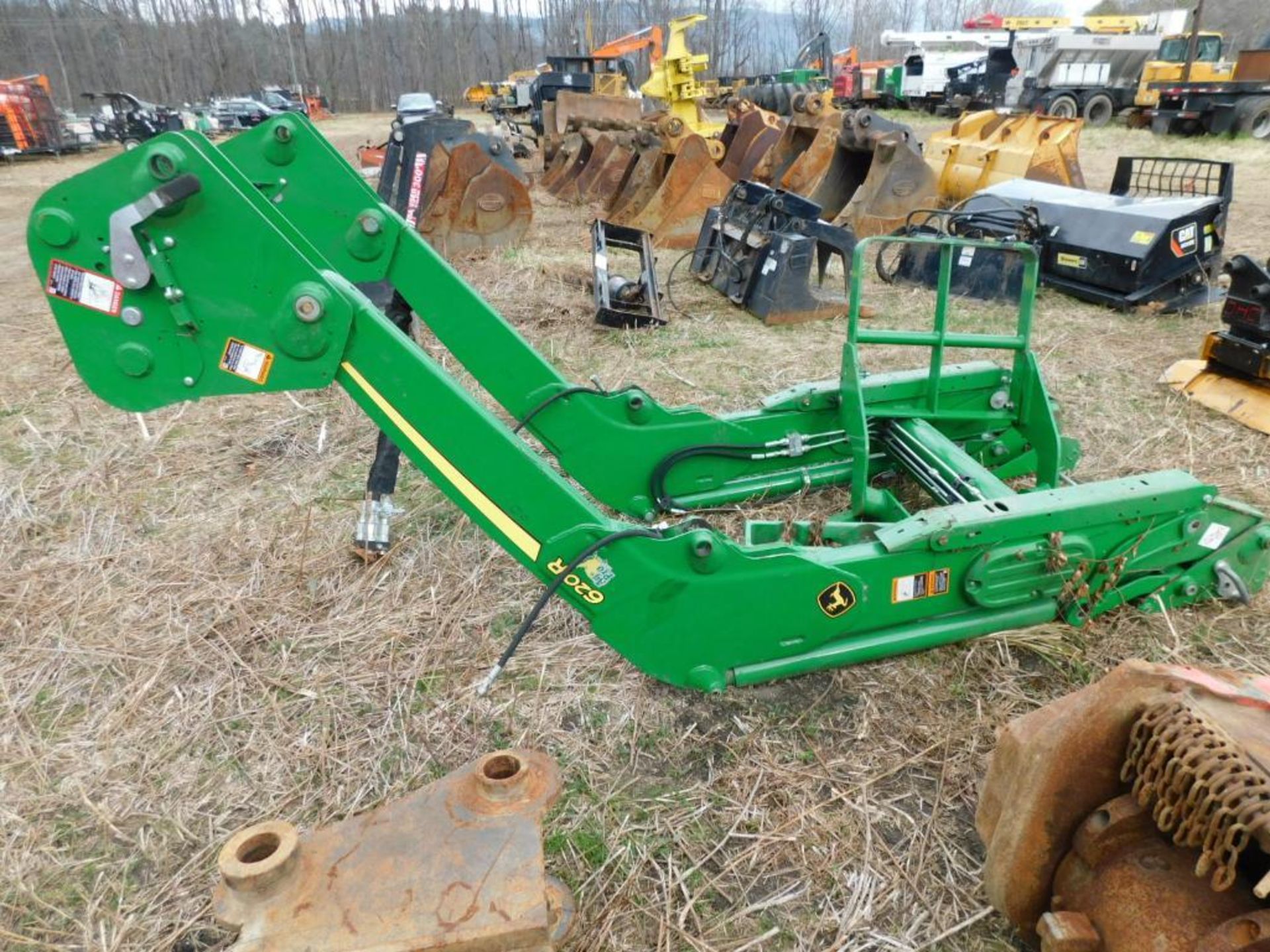 John Deere 620R Front-End Loader Attachment - Image 3 of 6