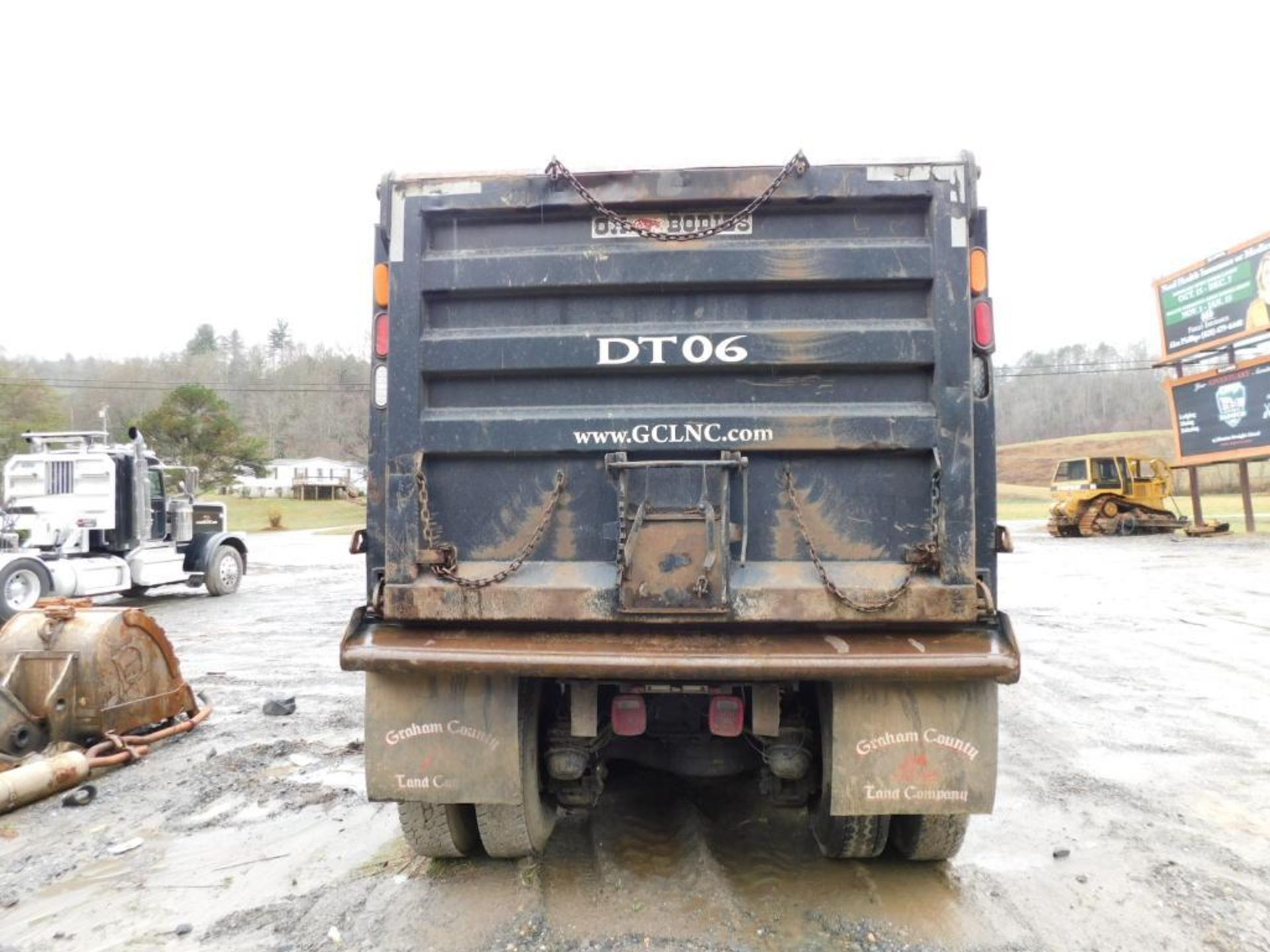 2017 Mack GV713 Quint-Axle Dump Truck, VIN 1M2AX07C7HMO33546, 289,436 Miles Indicated, DT06 - Image 7 of 9