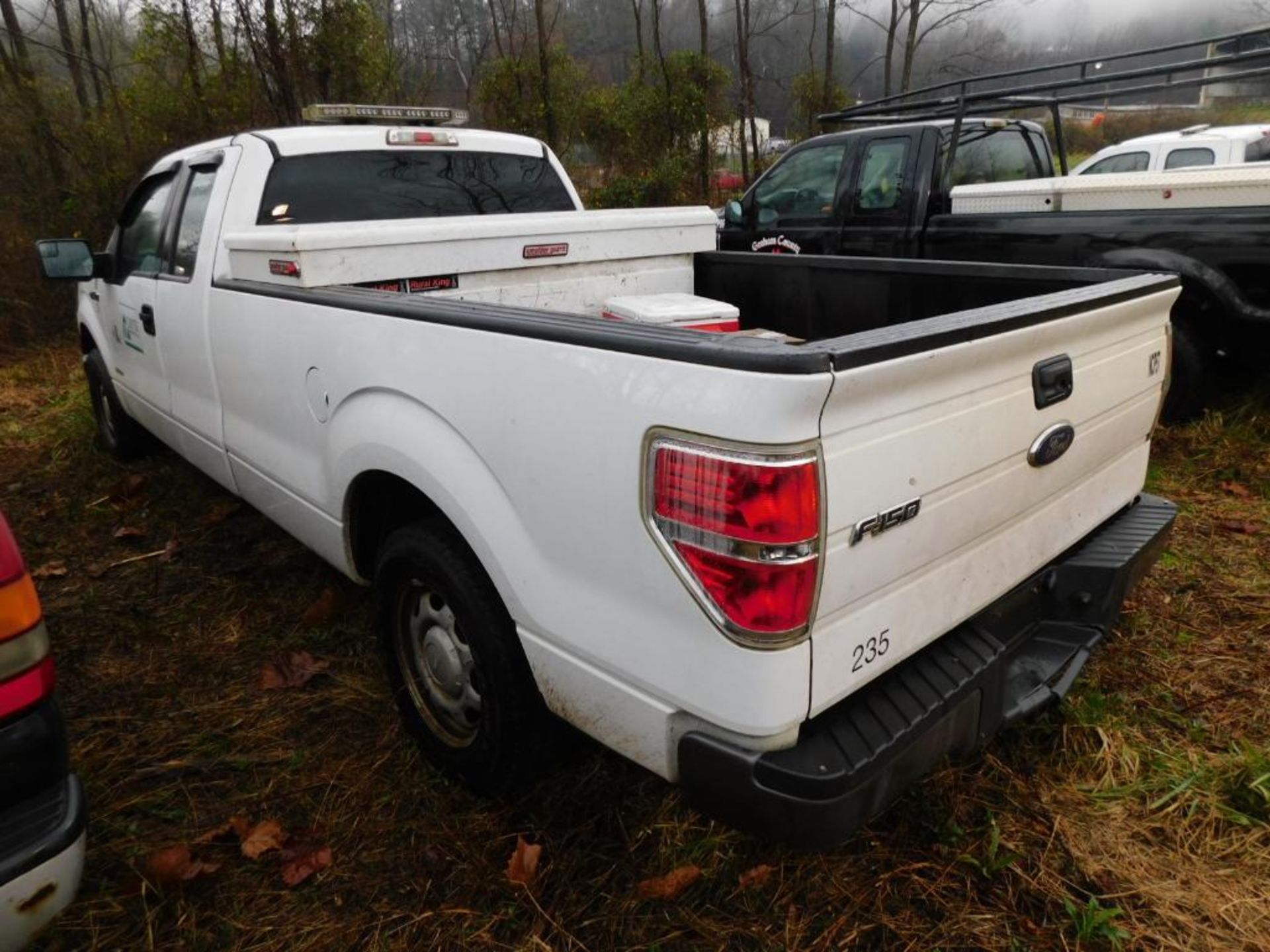 2015 Ford F250 Super-Duty Crew Cab XLT, 4-Wheel Drive, V8 Gasoline Motor, Auto, 6'8" Bed w/Toolbox, - Image 4 of 7