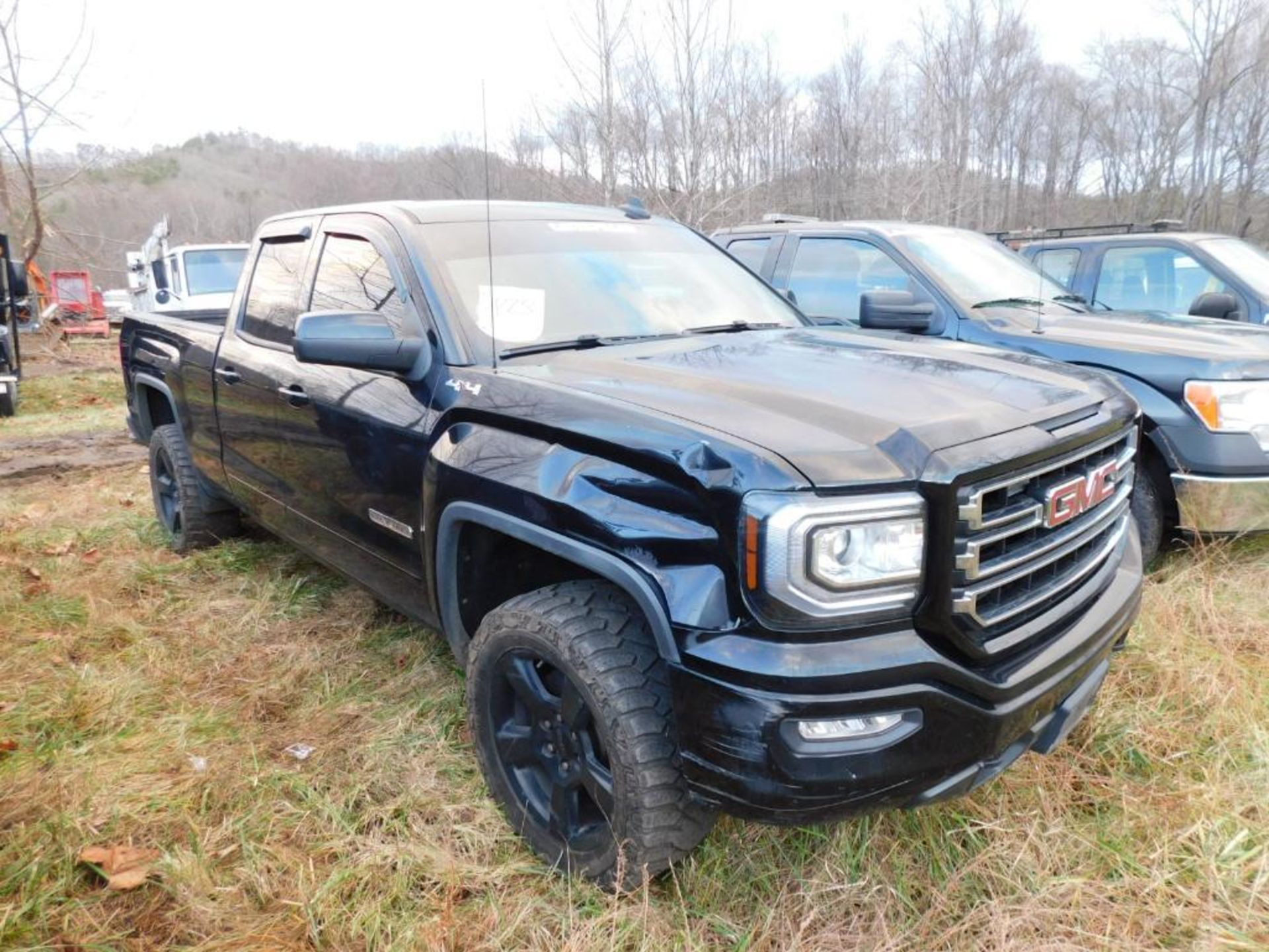 2017 GMC Sierra 1500 Crew Cab, 4-Wheel Drive, 5.3 Liter V8 Ecotec Gasoline Motor, Auto, 6'6" Bed, 19