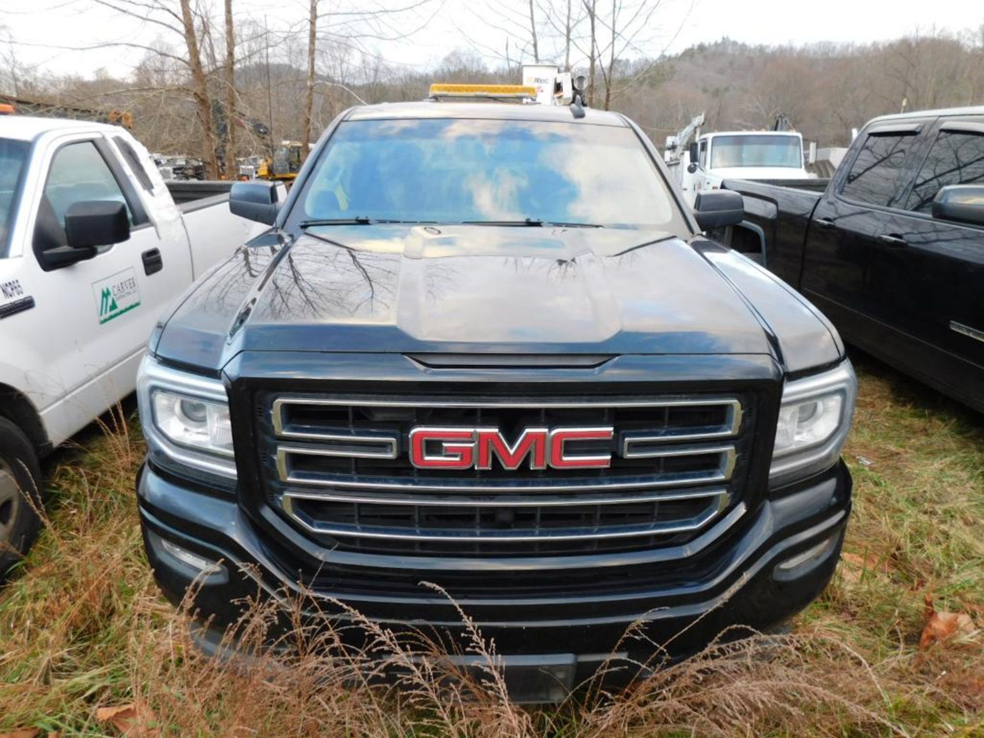 2017 GMC Sierra 1500 Crew Cab, 4-Wheel Drive, 5.3 Liter V8 Ecotec 3 Gasoline Motor, Auto, 6'6" Bed w - Image 3 of 13