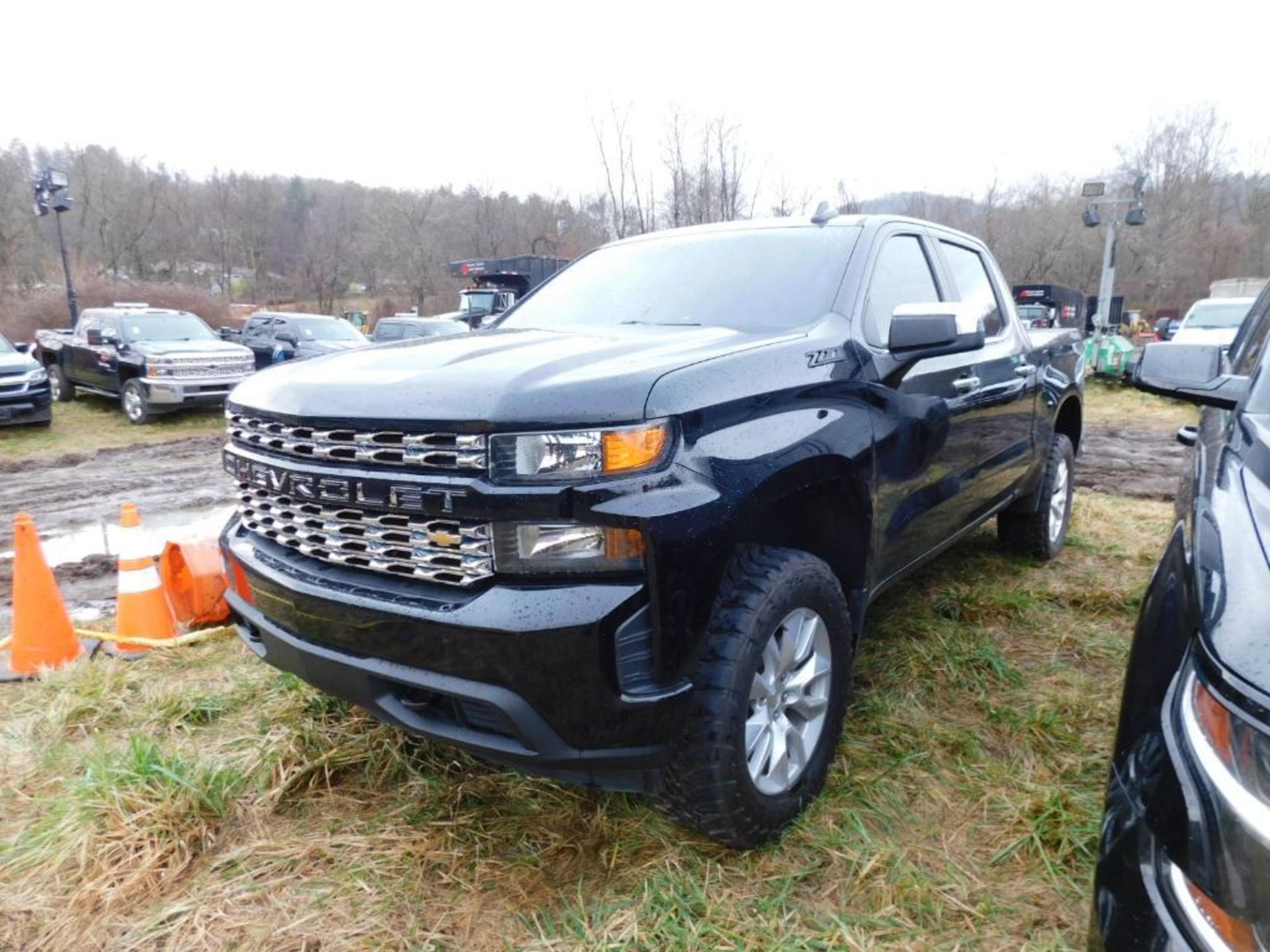 2019 Chevy Silverado Custom Crew Cab, 4-Wheel Drive, 5.3 Liter Ecotec 3, V8 Gasoline Motor, Auto, VI - Image 2 of 13