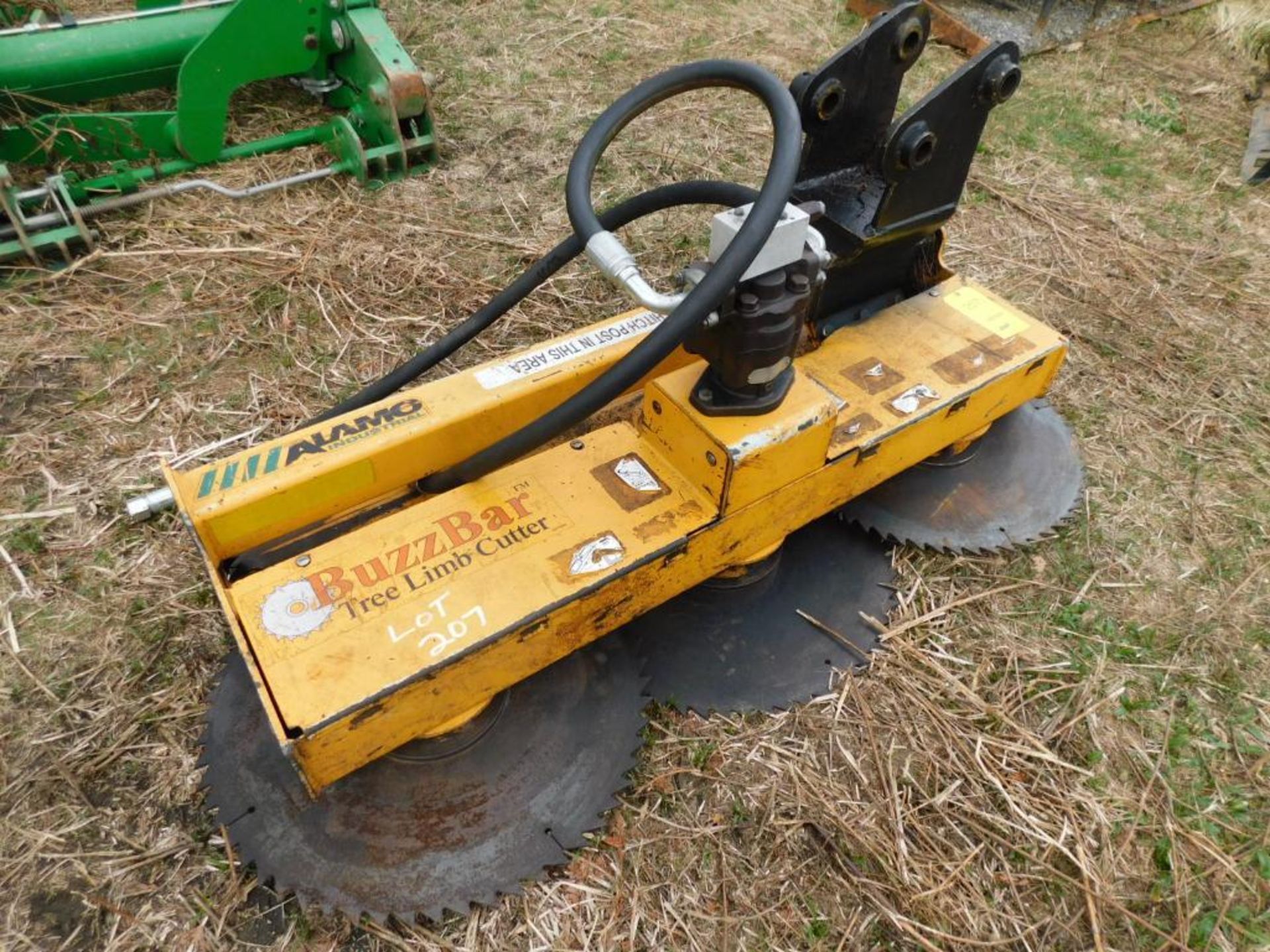 Alamo Industries Buzz Bar Hydraulic Tree Limb Cutter w/Mini Excavator Mount - Image 2 of 4