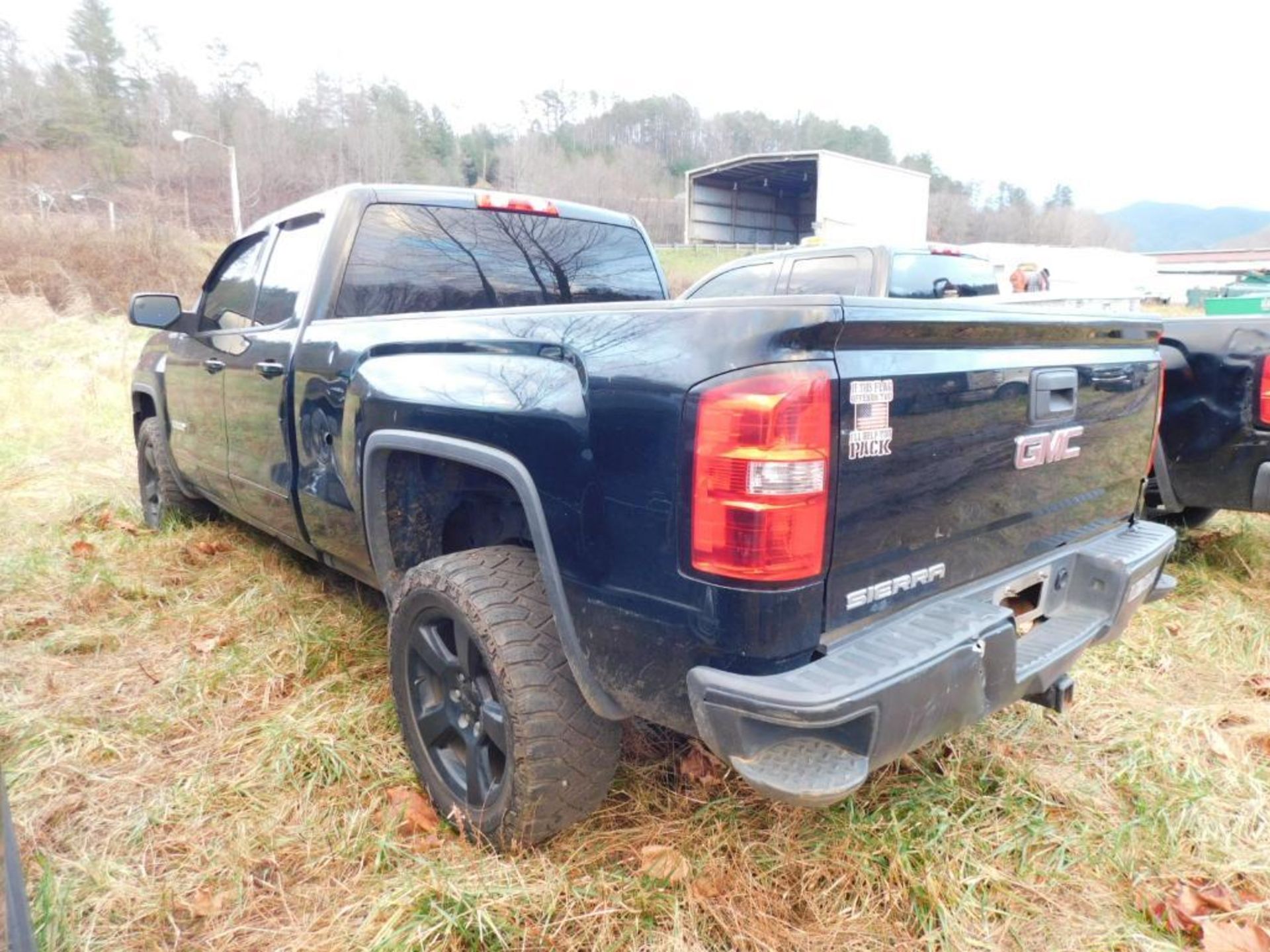 2017 GMC Sierra 1500 Crew Cab, 4-Wheel Drive, 5.3 Liter V8 Ecotec Gasoline Motor, Auto, 6'6" Bed, 19 - Image 5 of 13