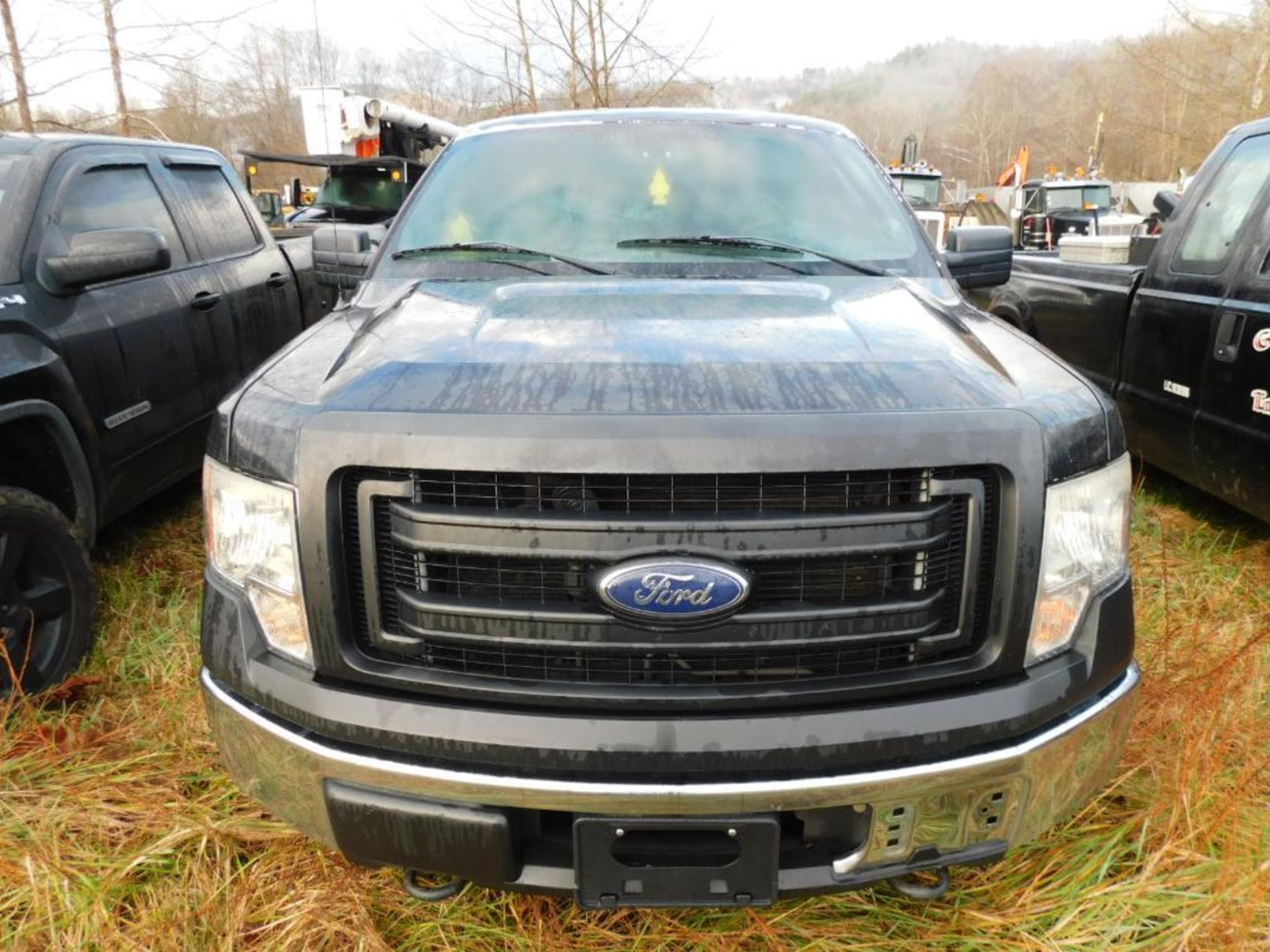 2014 Ford F150 XL Extended Cab, 4-Wheel Drive, 5.0 Liter, V8 Gasoline Motor, Auto, 8' Bed, 251,118 M - Image 3 of 10