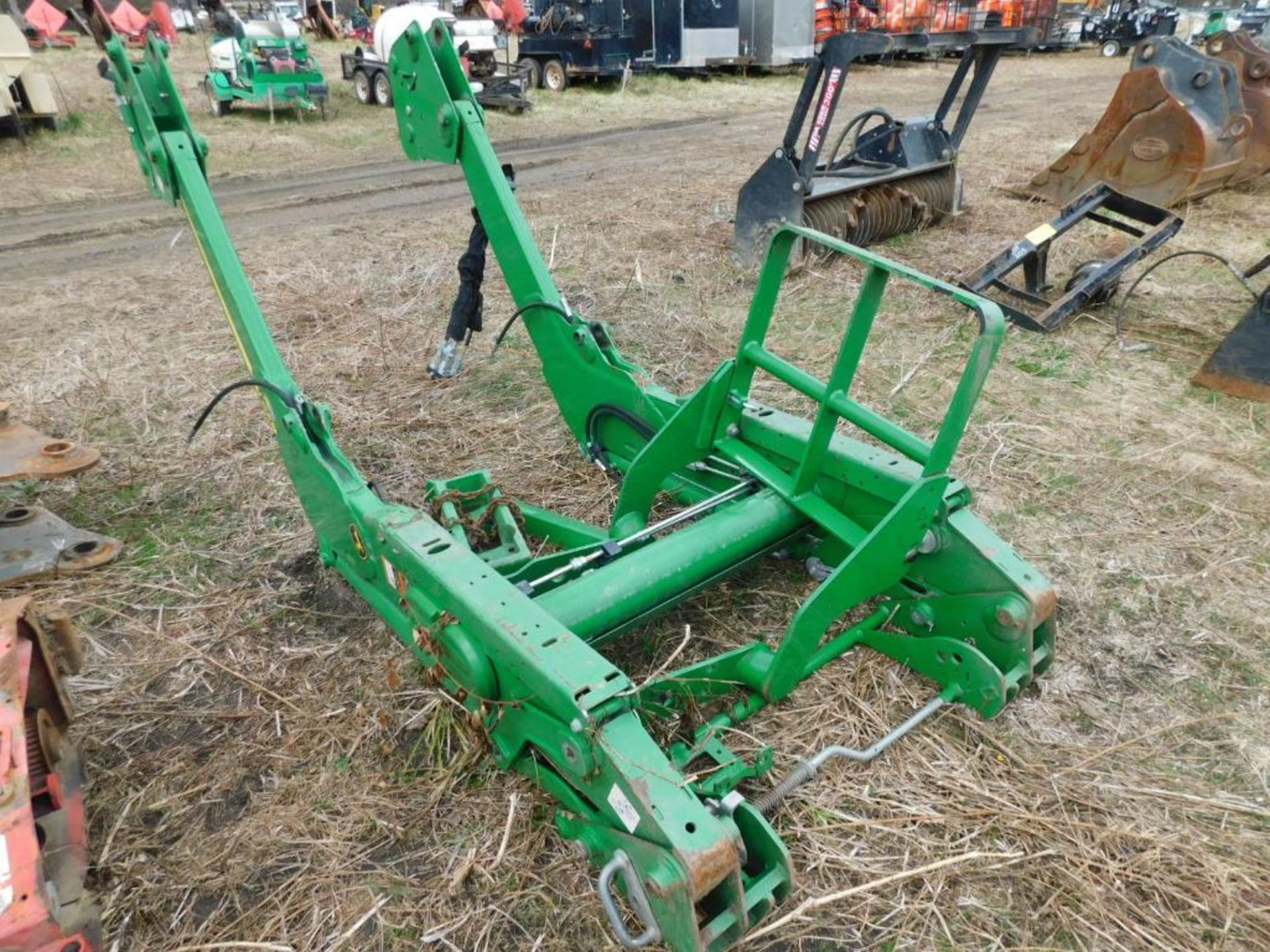 John Deere 620R Front-End Loader Attachment - Image 4 of 6