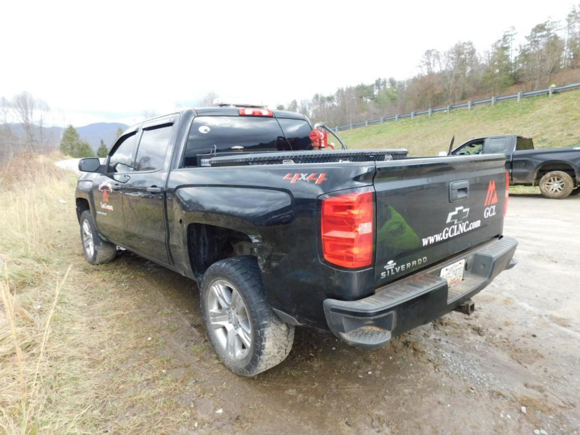 2018 Chevy Silverado Crew Cab, 4-Wheel Drive, 5.3 Liter V8 Ecotec 3 Gasoline Motor, Auto, 5'8" Bed w - Image 4 of 9