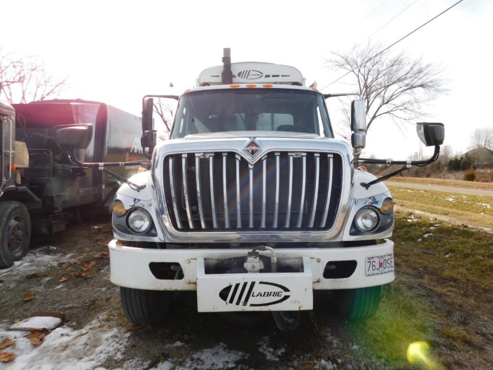 2011 International T.A. Automated Side Loader Garbage Truck Model Work Star 7400, VIN - Image 3 of 20