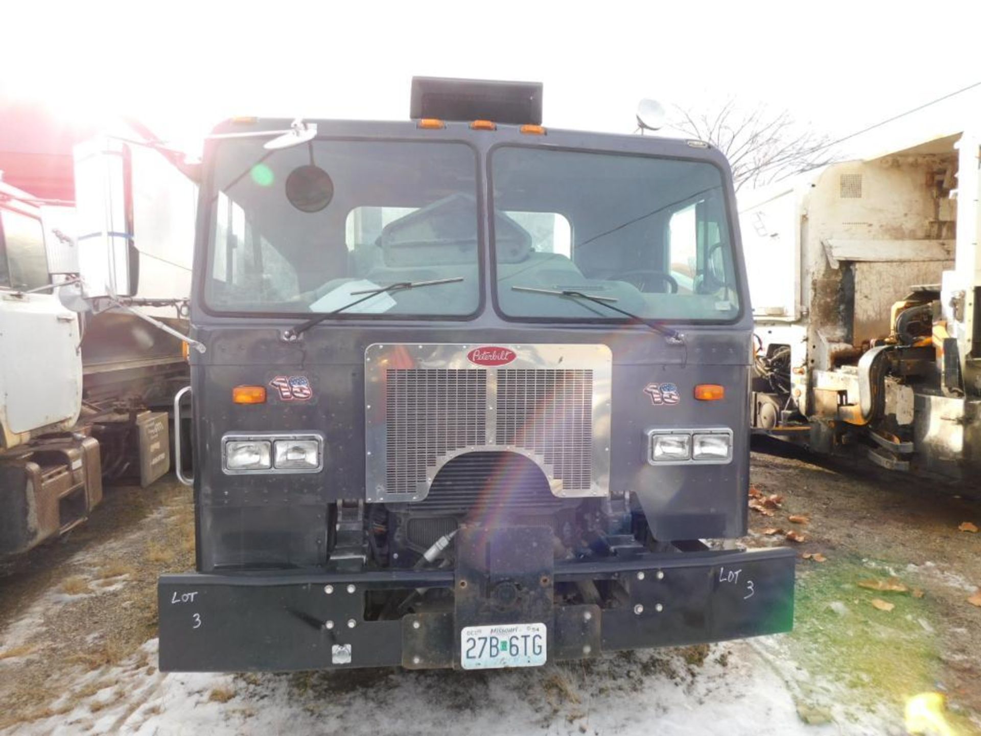 2010 Peterbilt T.A. Automated Side Loader Garbage Truck Model PB320, VIN 3BPZL50X2AF720010, Diesel - Image 3 of 20