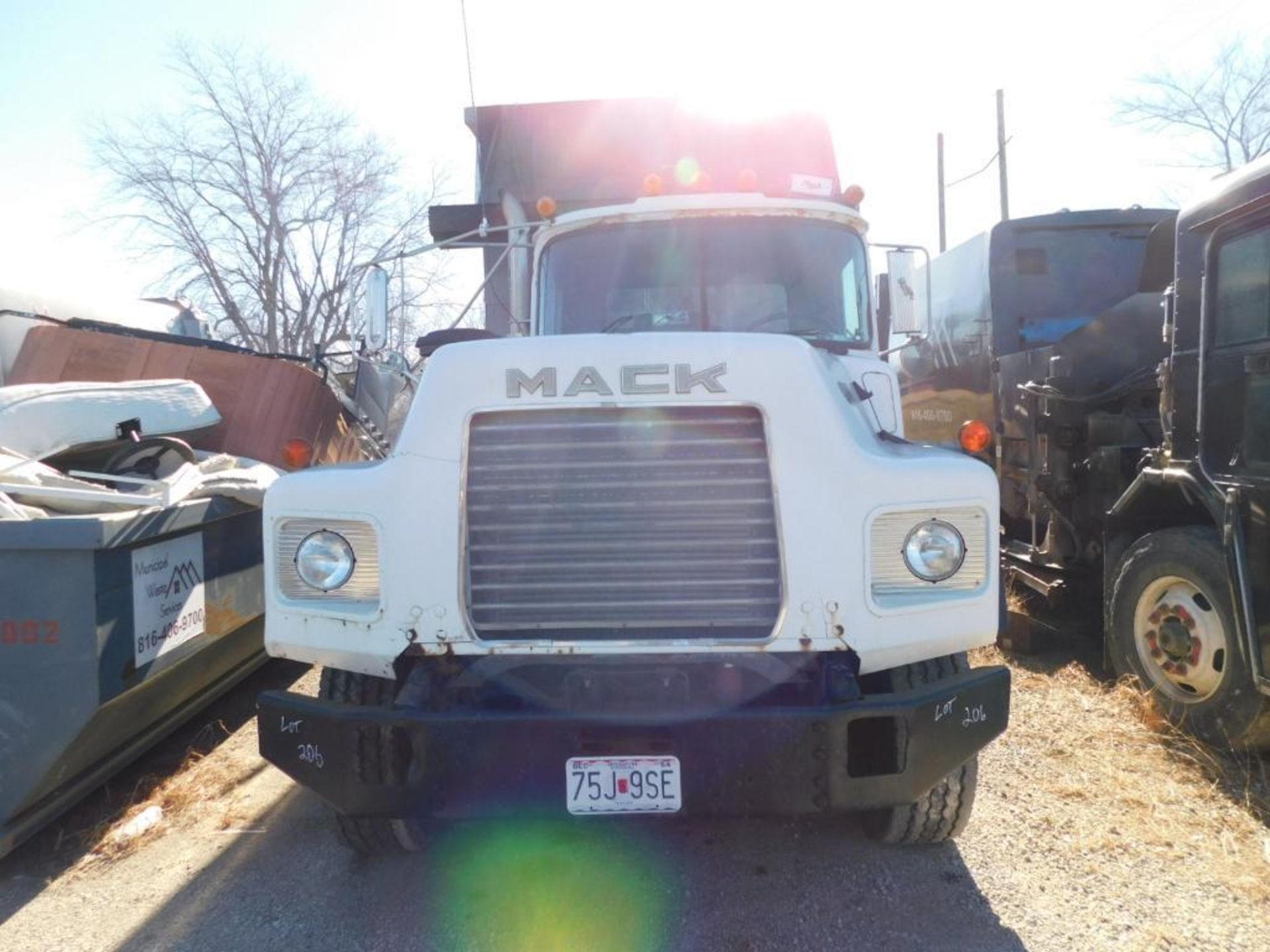 1995 Mack T. A. Roll Off Truck Model DM690S, VIN 1M2B209C65M015576, 1995 Galbreath 60,000 Lb. - Image 6 of 30