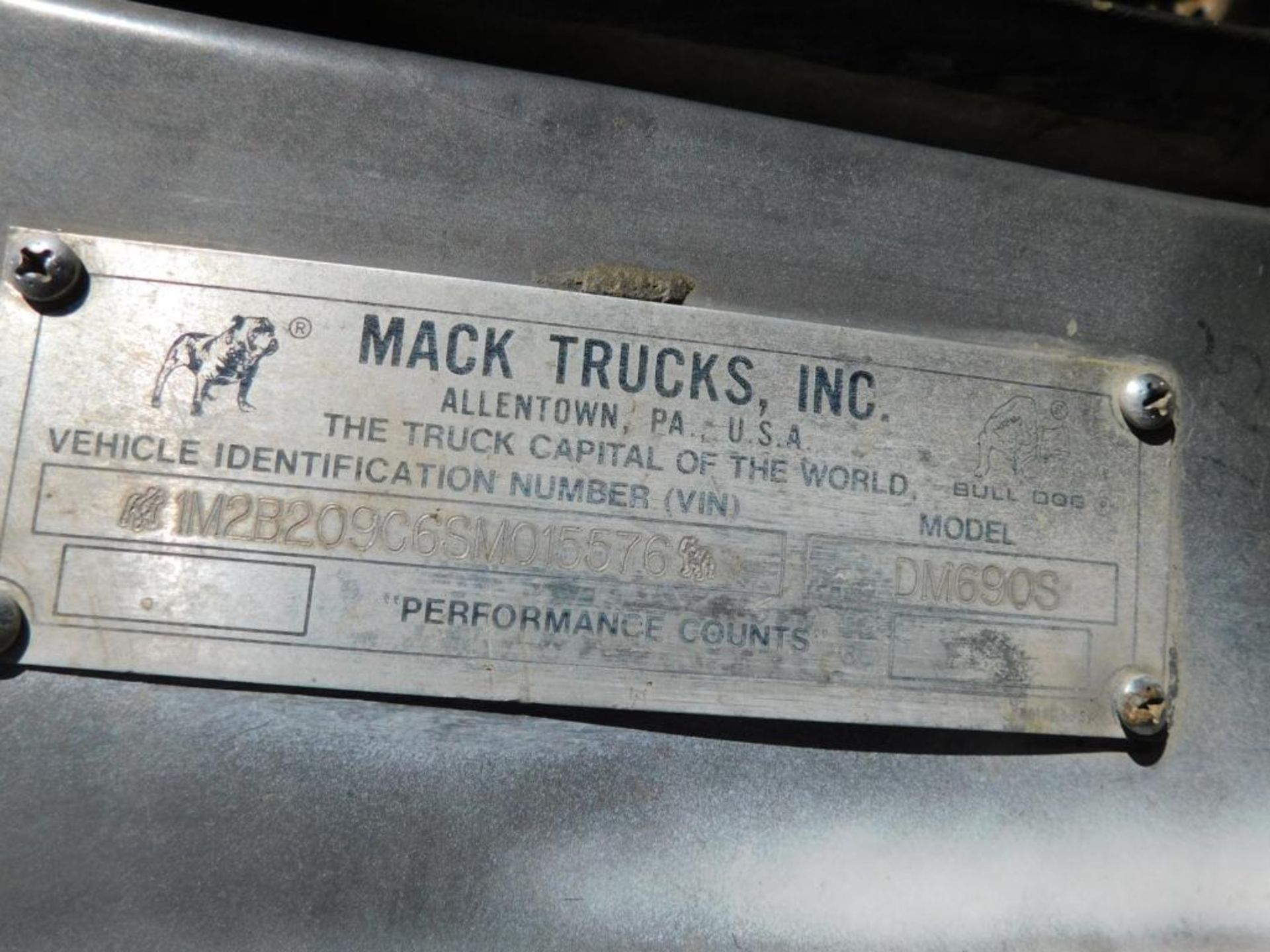 1995 Mack T. A. Roll Off Truck Model DM690S, VIN 1M2B209C65M015576, 1995 Galbreath 60,000 Lb. - Image 29 of 30