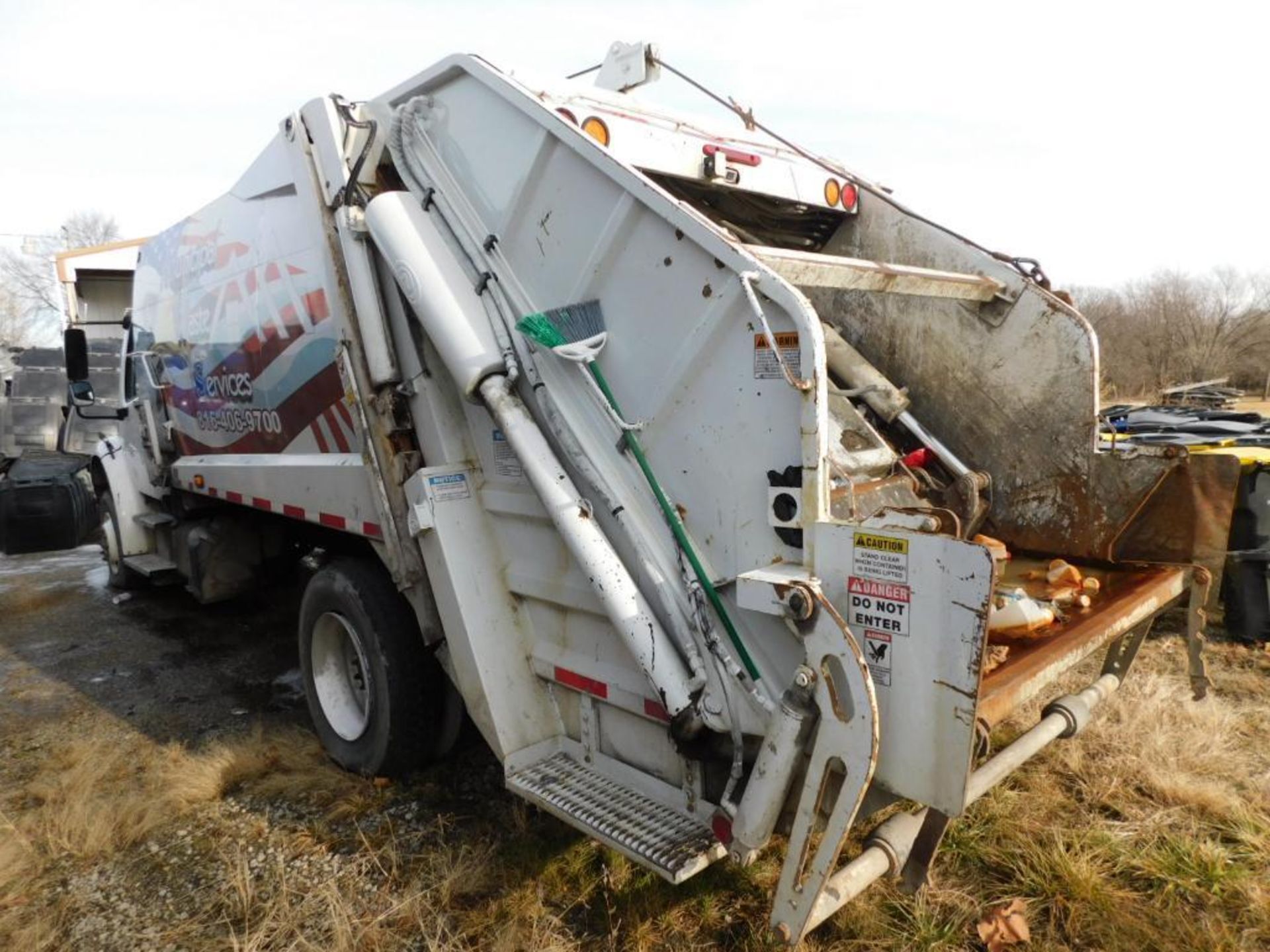 2018 Freightliner S.A. Rear Loader Garbage Truck Model M2106, VIN 3ALACXFEXJDJN8527, 9L. Cummins Tur - Image 8 of 18