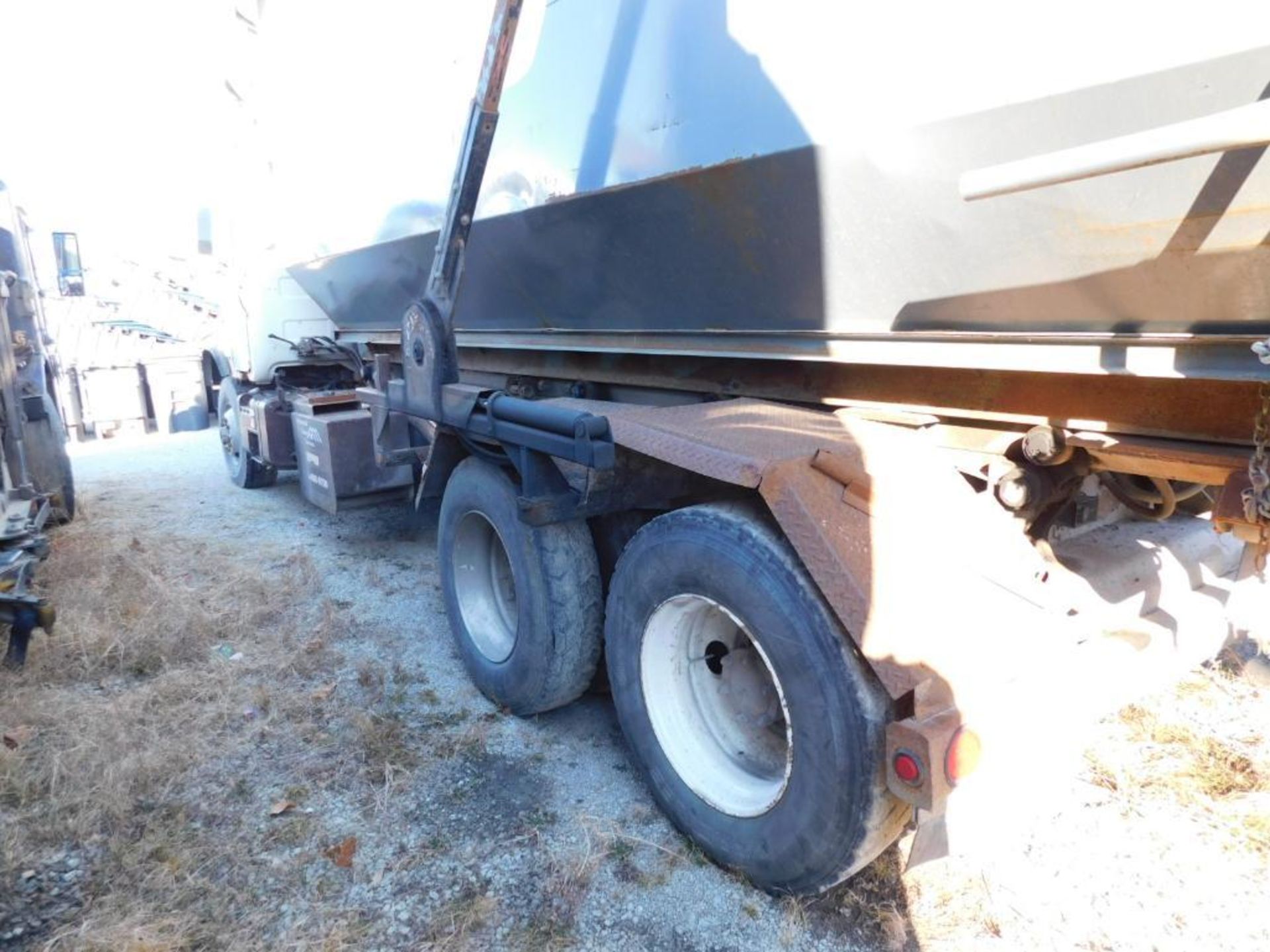 1995 Mack T. A. Roll Off Truck Model DM690S, VIN 1M2B209C65M015576, 1995 Galbreath 60,000 Lb. - Image 9 of 30