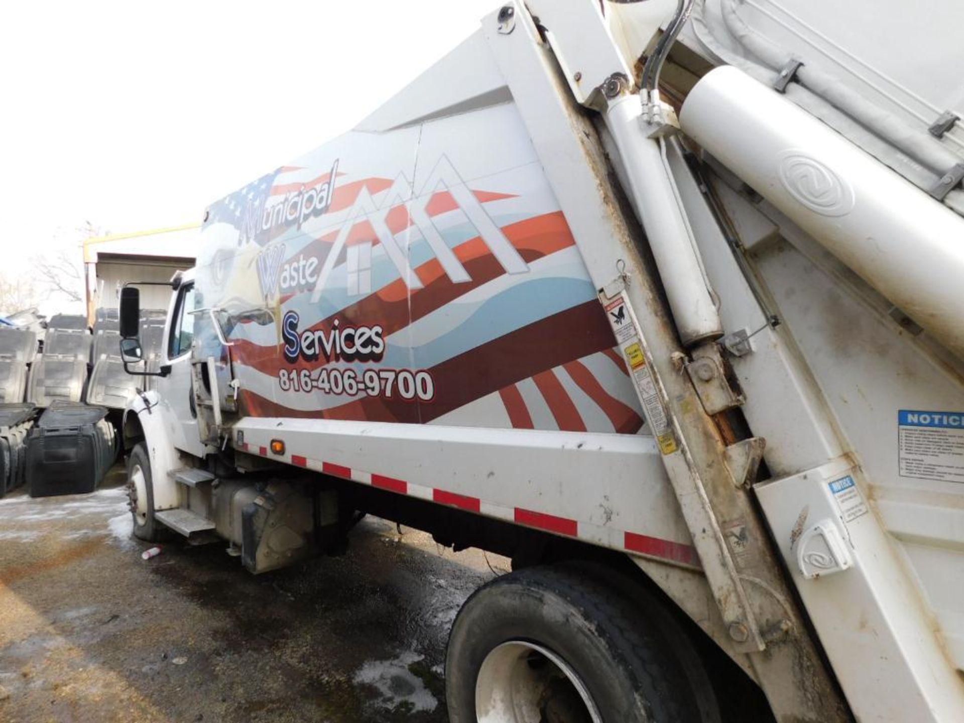 2018 Freightliner S.A. Rear Loader Garbage Truck Model M2106, VIN 3ALACXFEXJDJN8527, 9L. Cummins Tur - Image 6 of 18