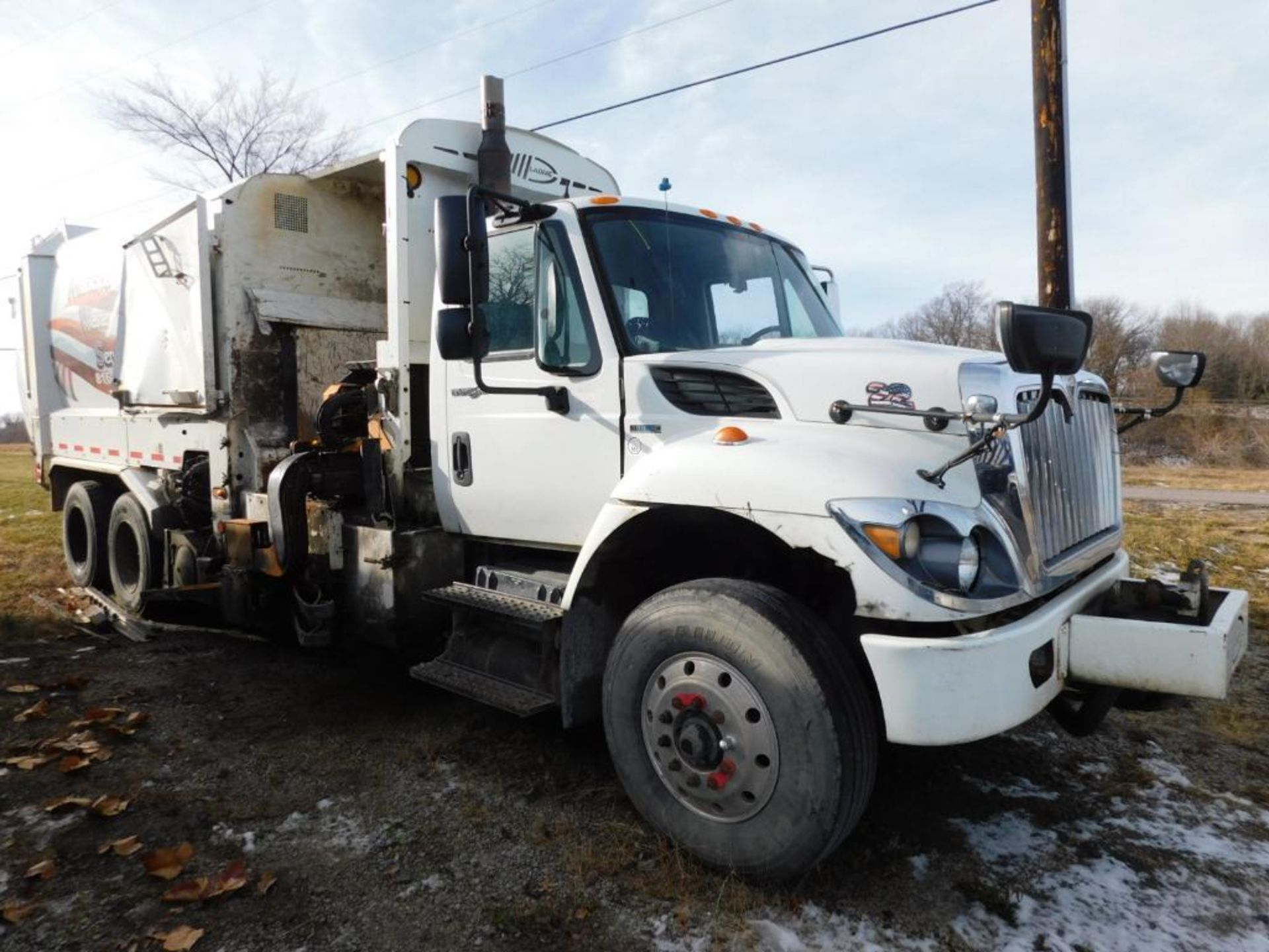 2011 International T.A. Automated Side Loader Garbage Truck Model Work Star 7400, VIN - Image 2 of 20