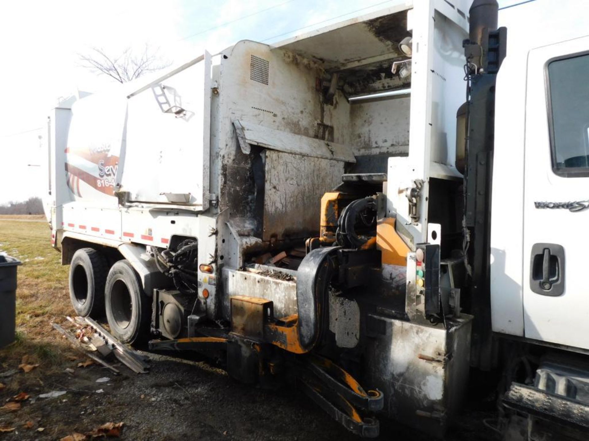 2011 International T.A. Automated Side Loader Garbage Truck Model Work Star 7400, VIN - Image 4 of 20