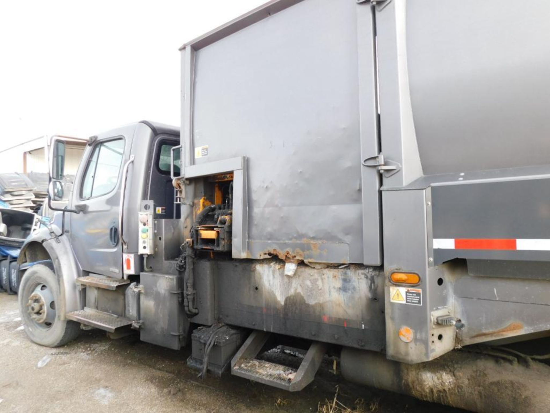 2009 Freightliner T.A. Automated Side Loader Garbage Truck Model Business Class M2, VIN - Image 9 of 26