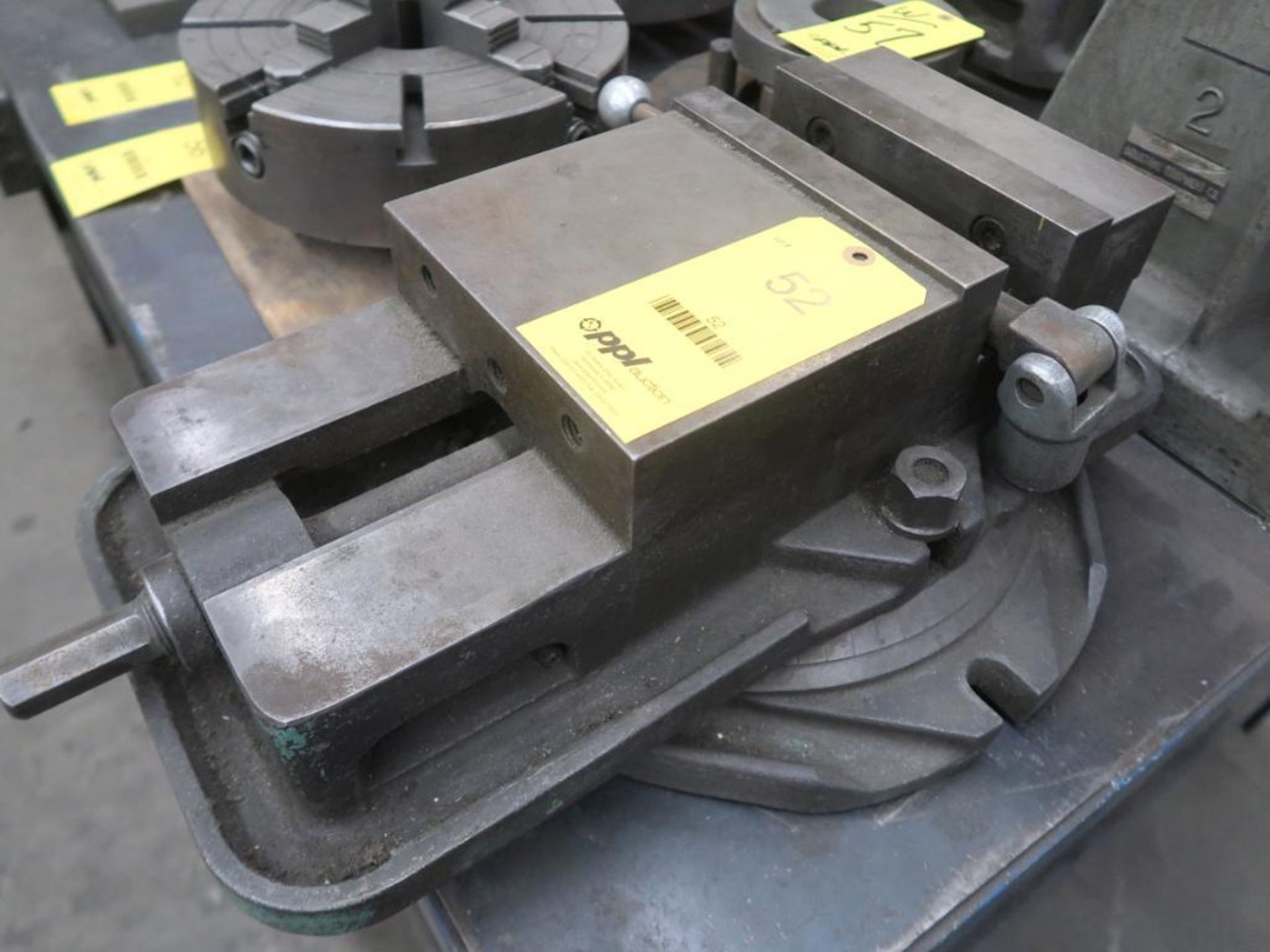 Machine Vise w/Swivel Base, 8" (LOCATION: 39 PEARCE INDUSTRIAL RD., SHELBYVILLE, KY 40065)