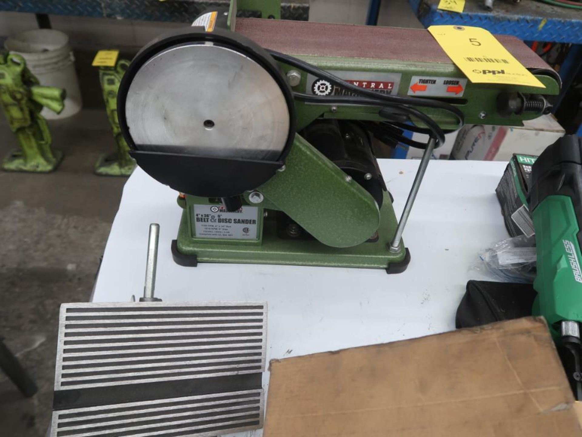 Central Machinery Combo 4" Belt & 6" Disc Sander (LOCATION: 39 PEARCE INDUSTRIAL RD., SHELBYVILLE,