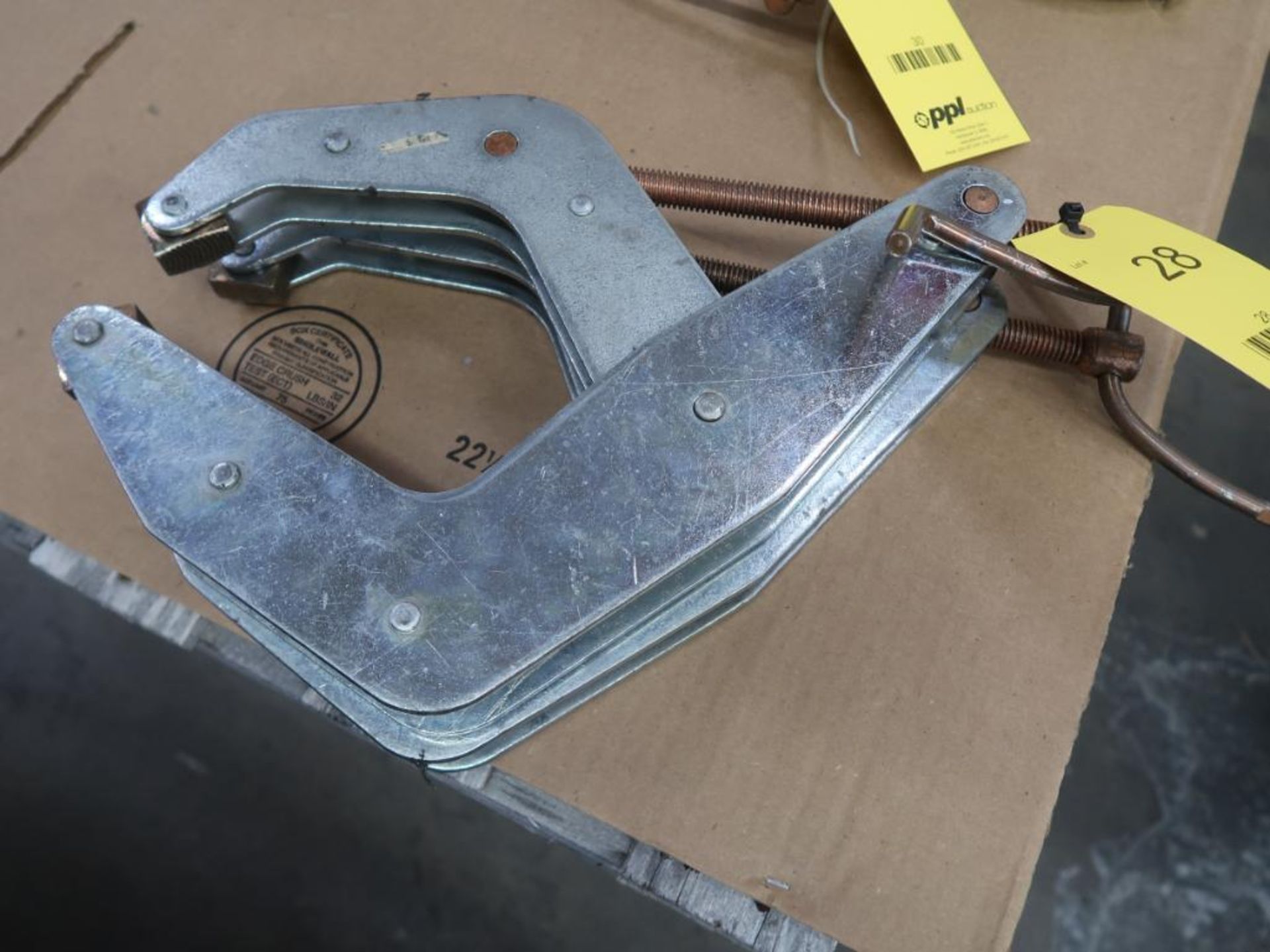 LOT: (2) #10 Kant-Twist Clamps (LOCATION: 39 PEARCE INDUSTRIAL RD., SHELBYVILLE, KY 40065)