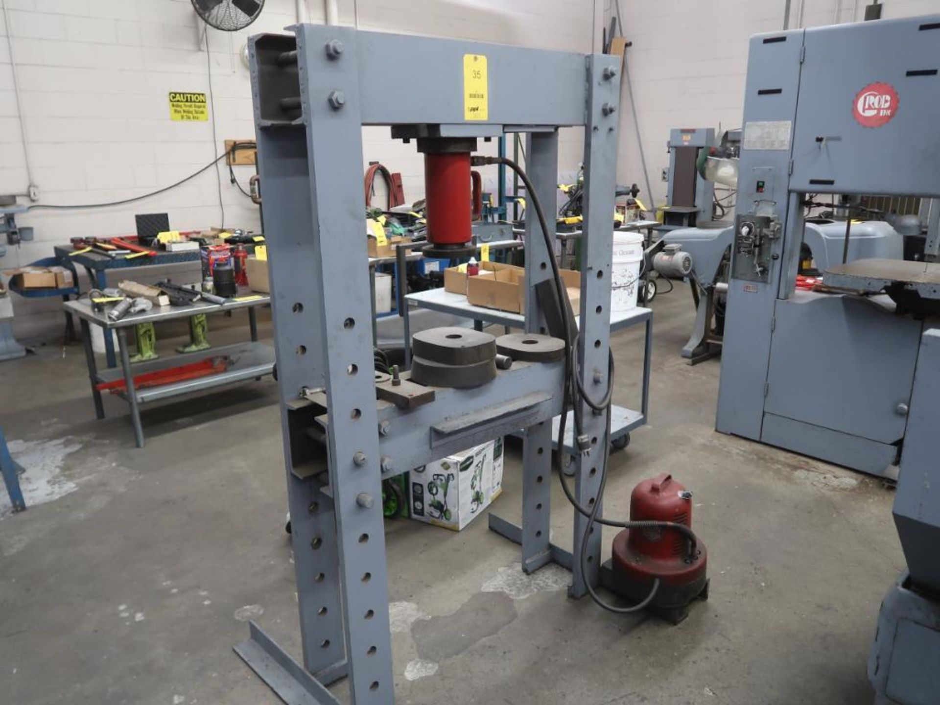 50-Ton (est.) Hydraulic Press w/Pump (LOCATION: 39 PEARCE INDUSTRIAL RD., SHELBYVILLE, KY 40065)