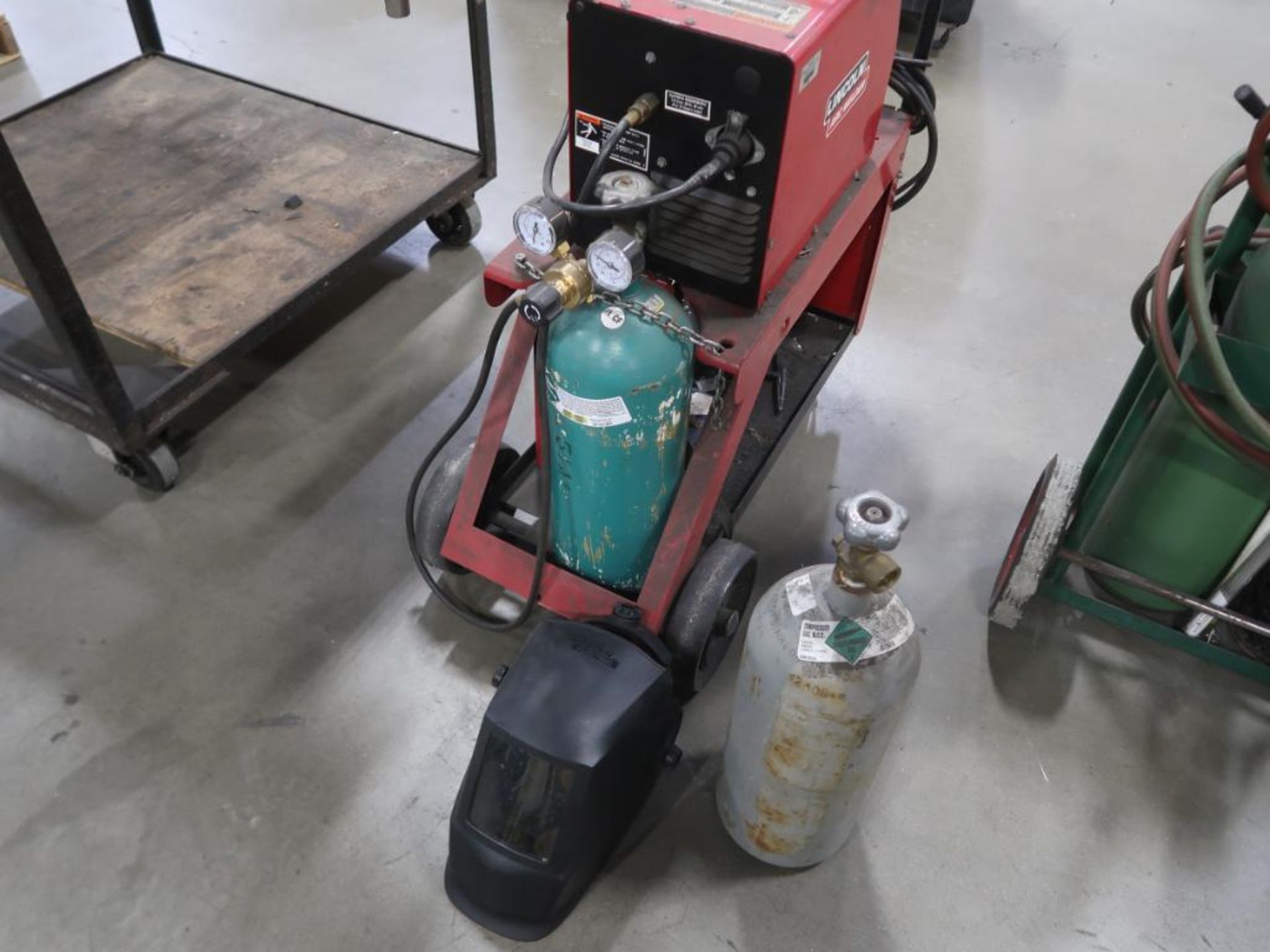 LOT: 125 Amp Lincoln Mig Welder Model SP-125 , Cart, Hood, Regulator, (2) Tanks (LOCATION: 4600 - Image 3 of 3