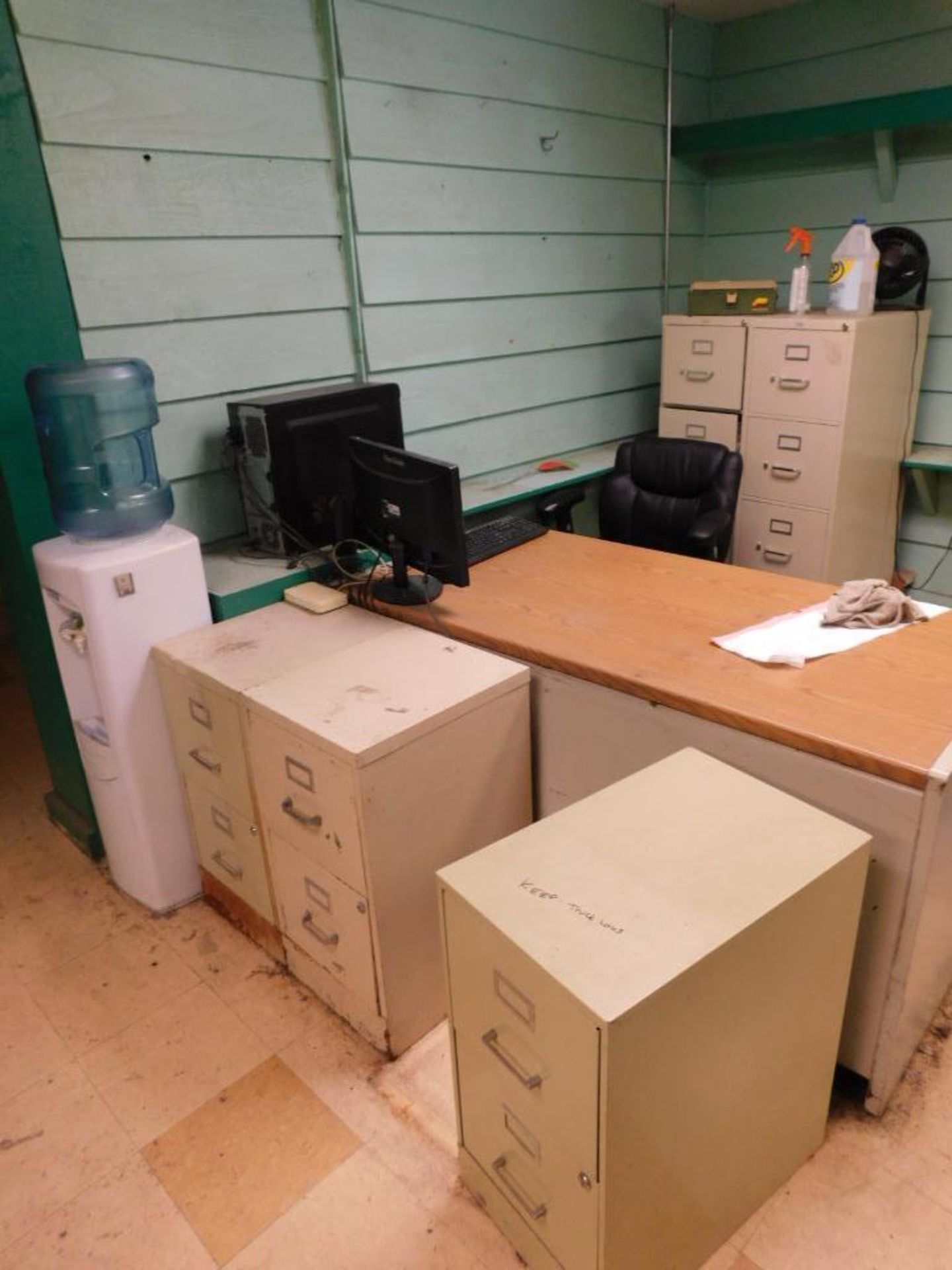 LOT: Contents of Offices: Desks, Chairs, File Cabinets, Monitors (NO TOWERS OR PRINTERS) - Image 6 of 11
