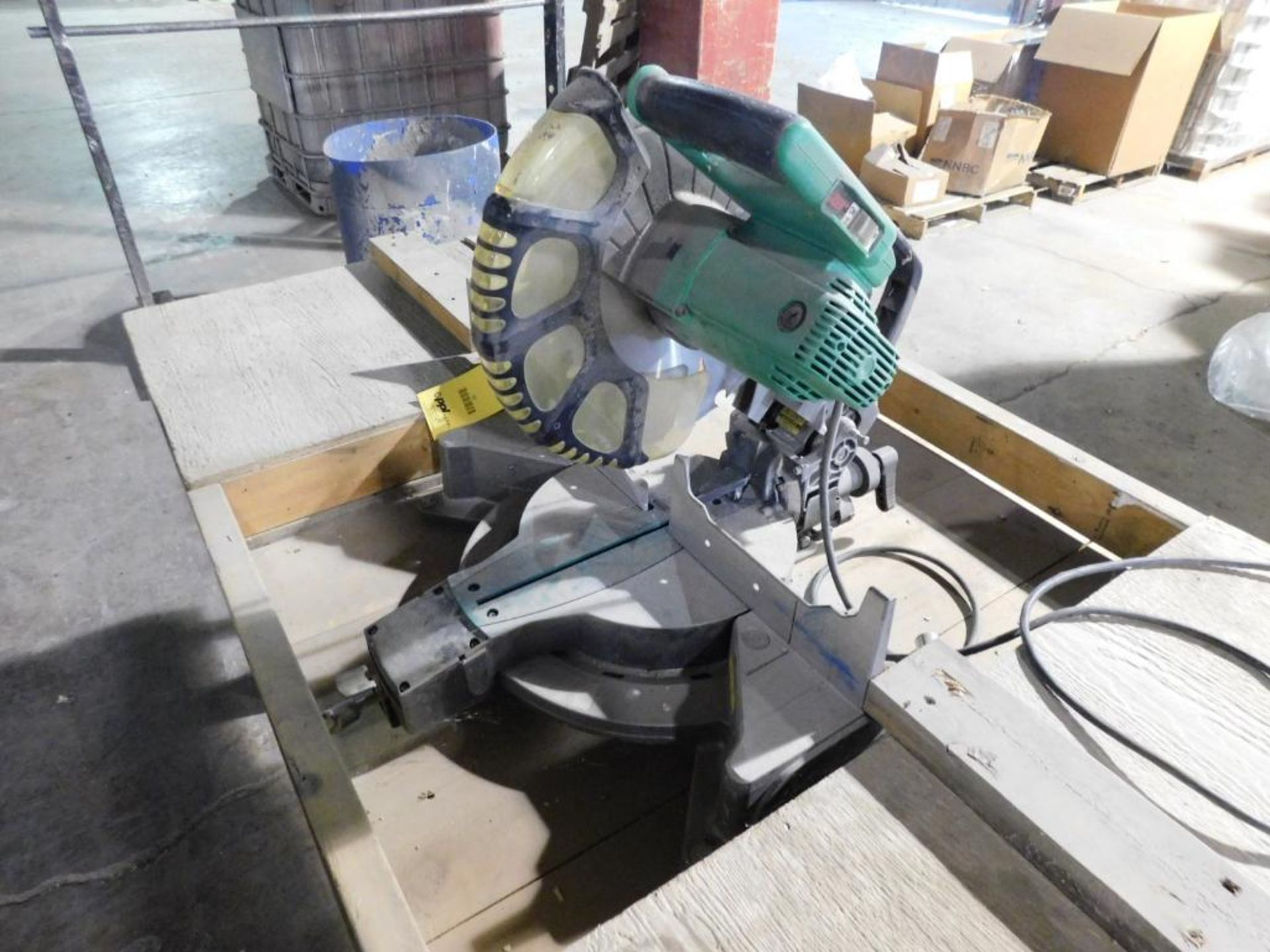 Hitachi 12" Compound Miter Box