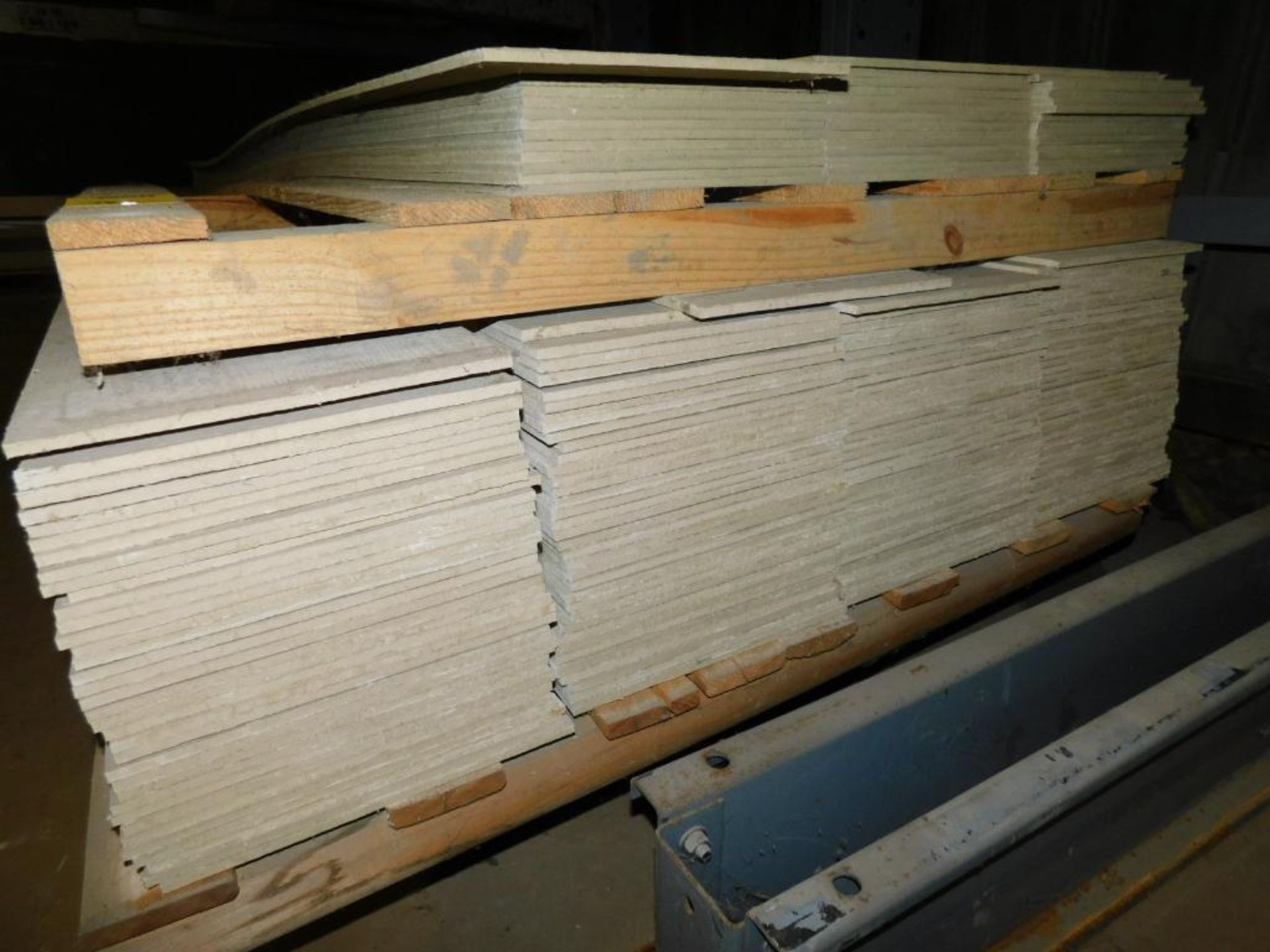 LOT: (180) Hardie Plank .31 x 12 x 144" Cedarmill Siding - Image 3 of 4